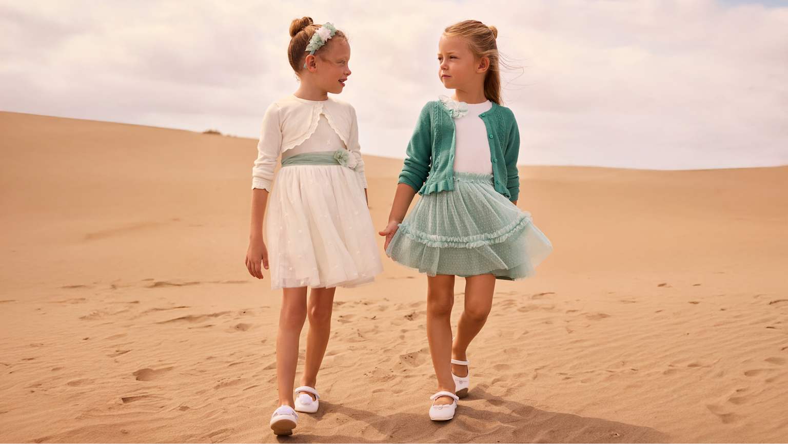 Vestido de ceremonia de tul bordado para niña