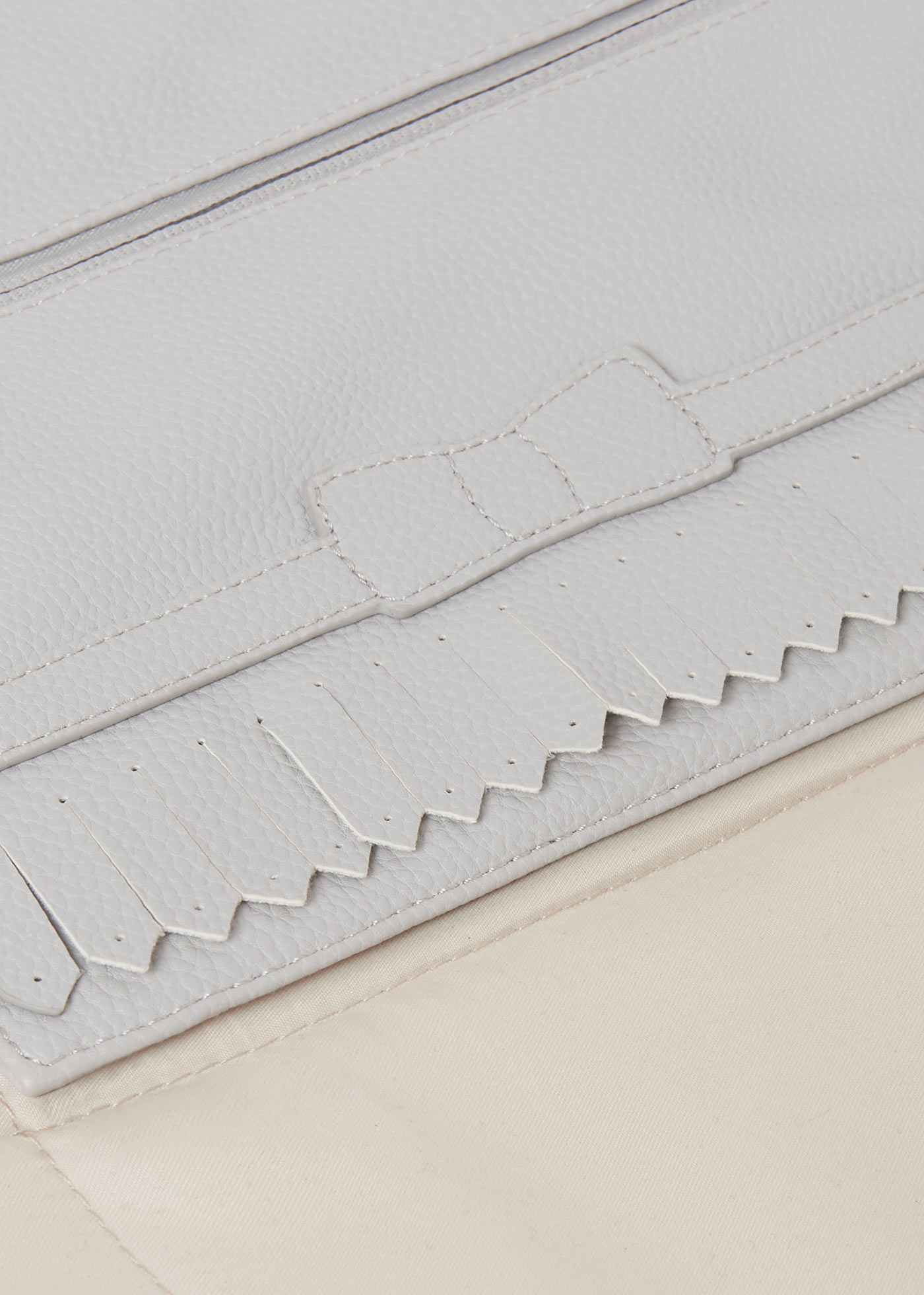 Portable baby changing mat with fringe