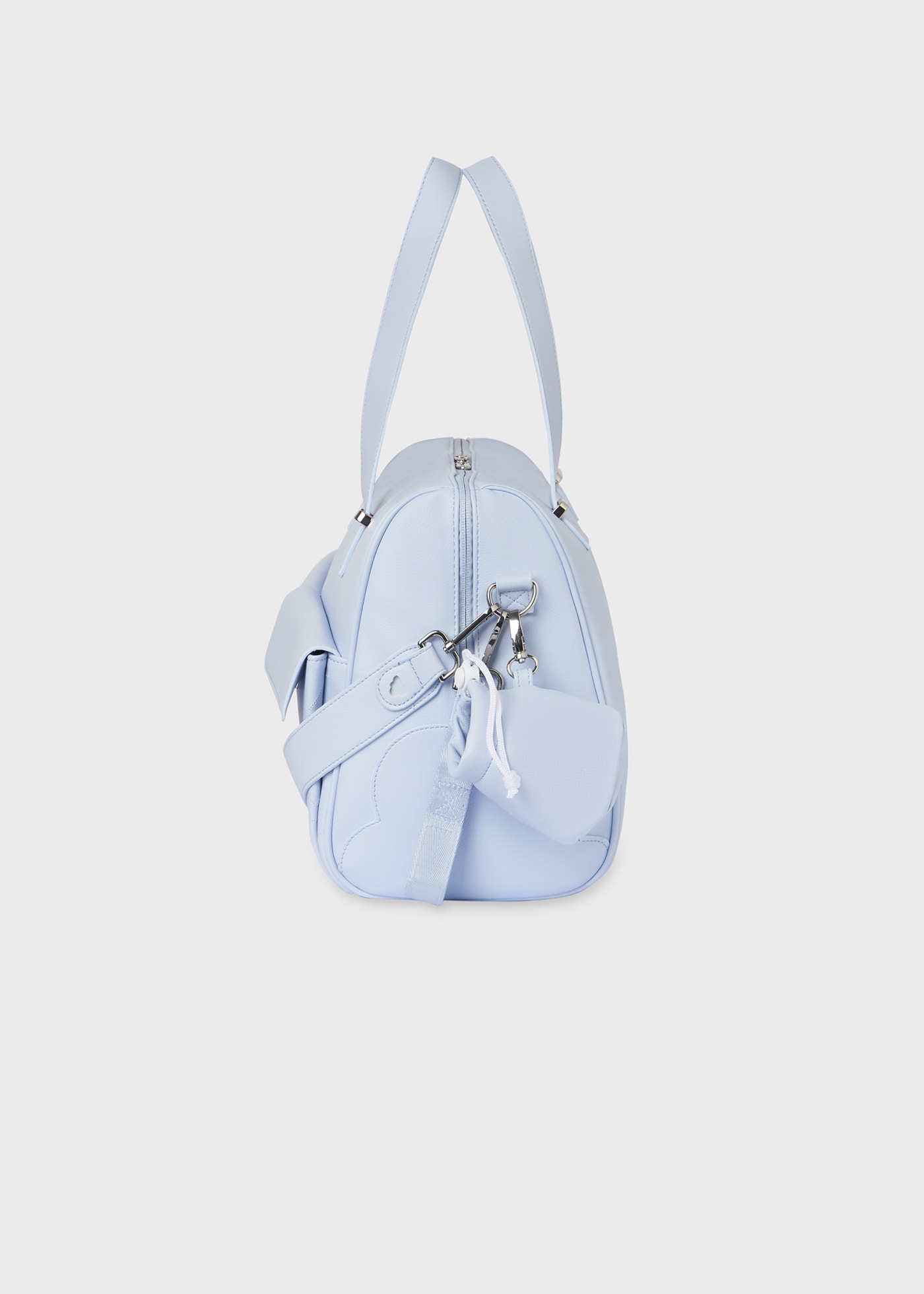 Sac maternité avec accessoires bébé