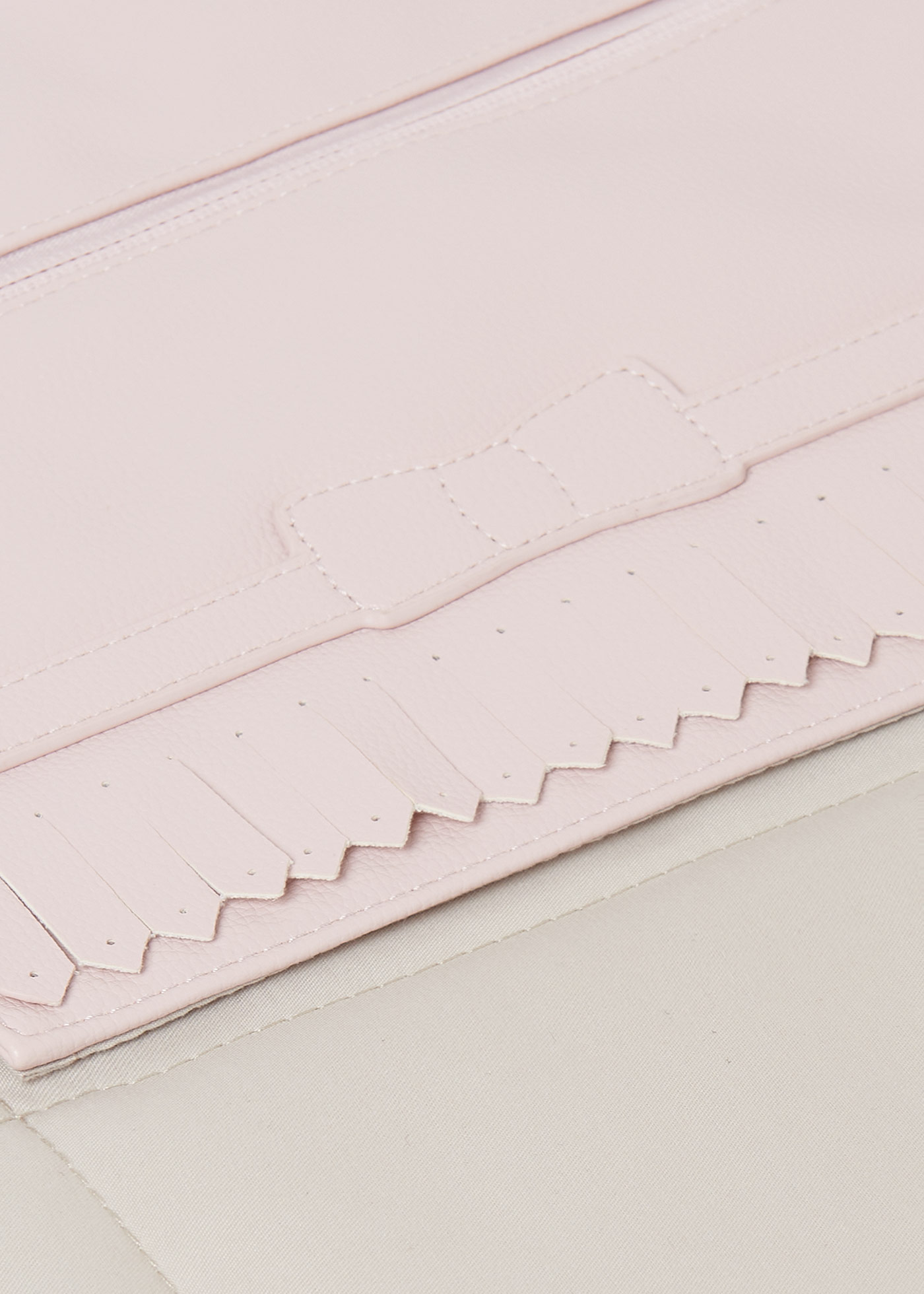 Portable baby changing mat with fringe