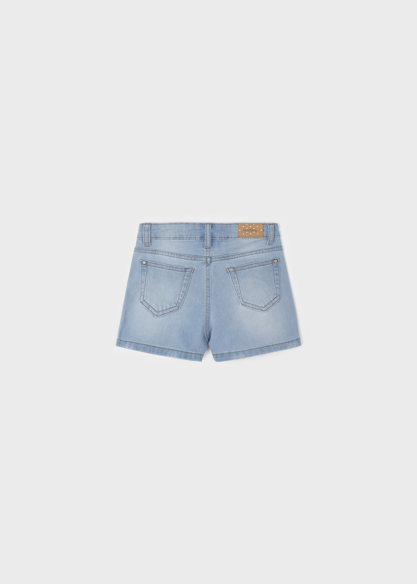 Fille en mini discount short en jean