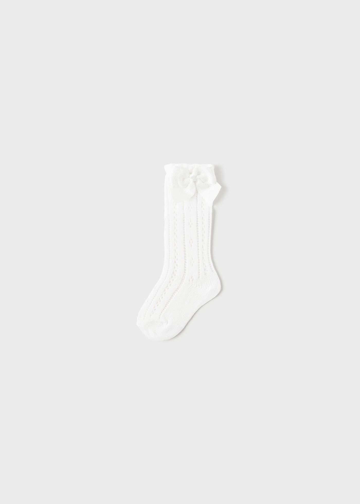 Ажурени чорапи с панделка за бебе