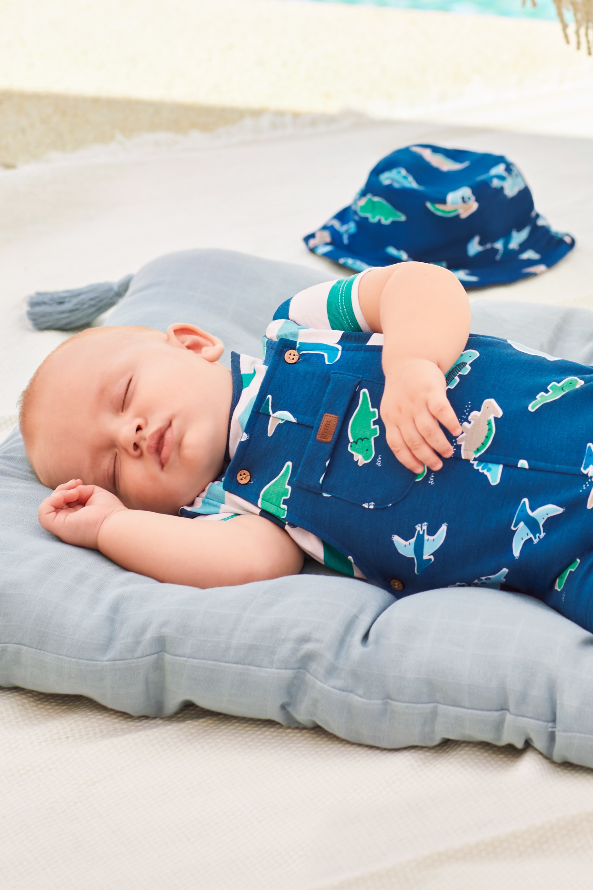 Baby short dungarees top
