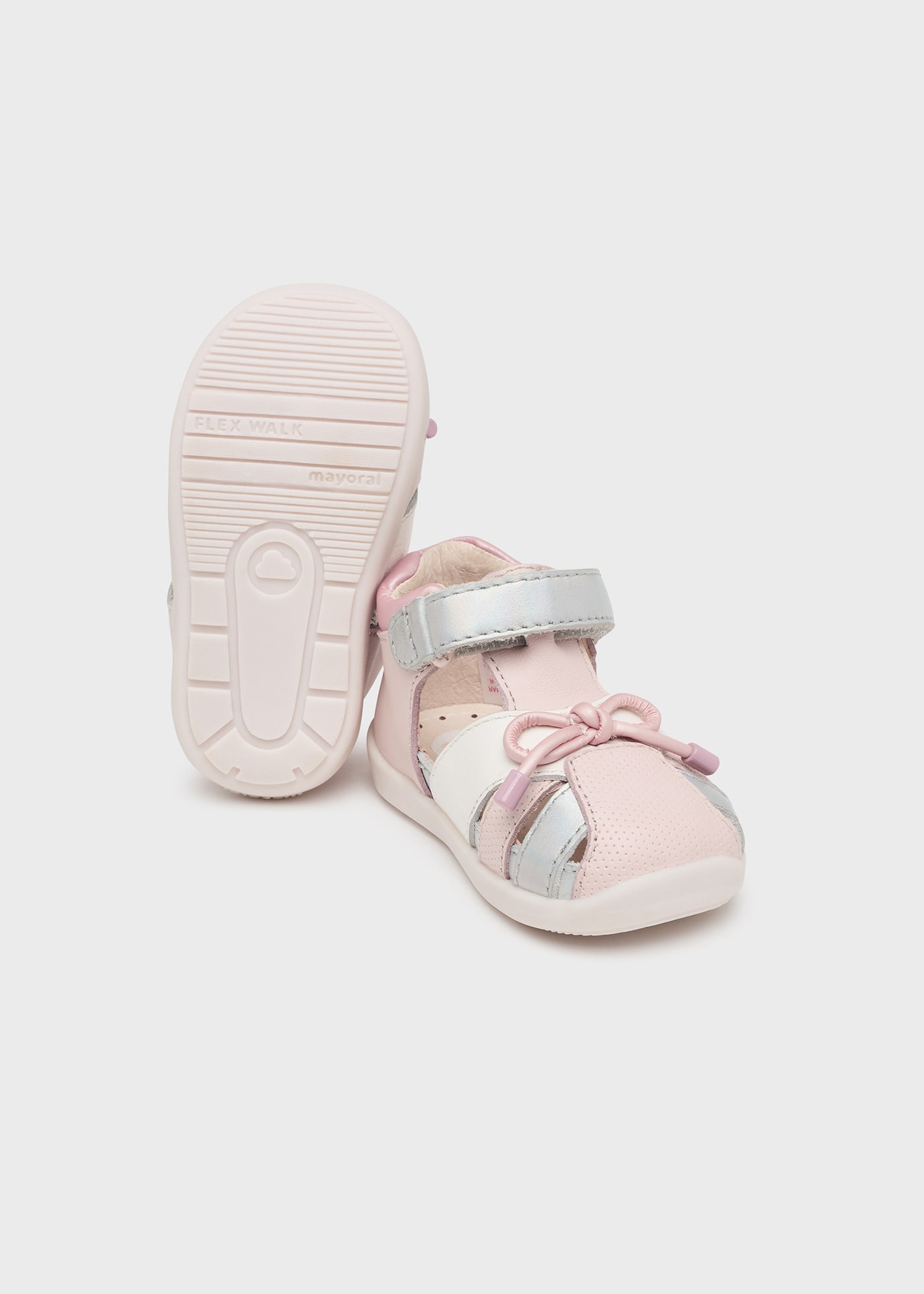 Кожени сандали Първи Стъпки от устойчива кожа за бебе