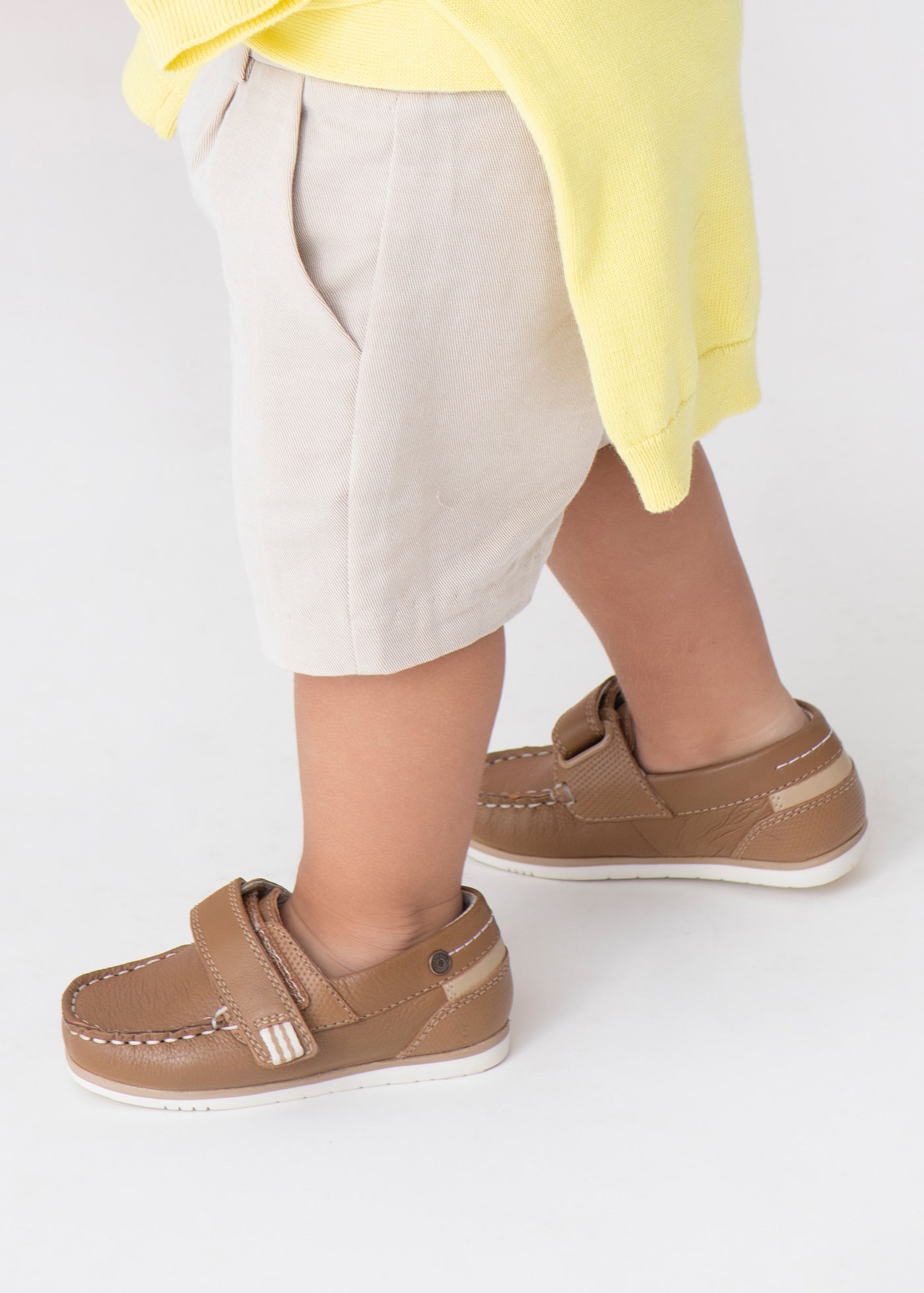 Sapatos  de vela em pele com velcro para bebé