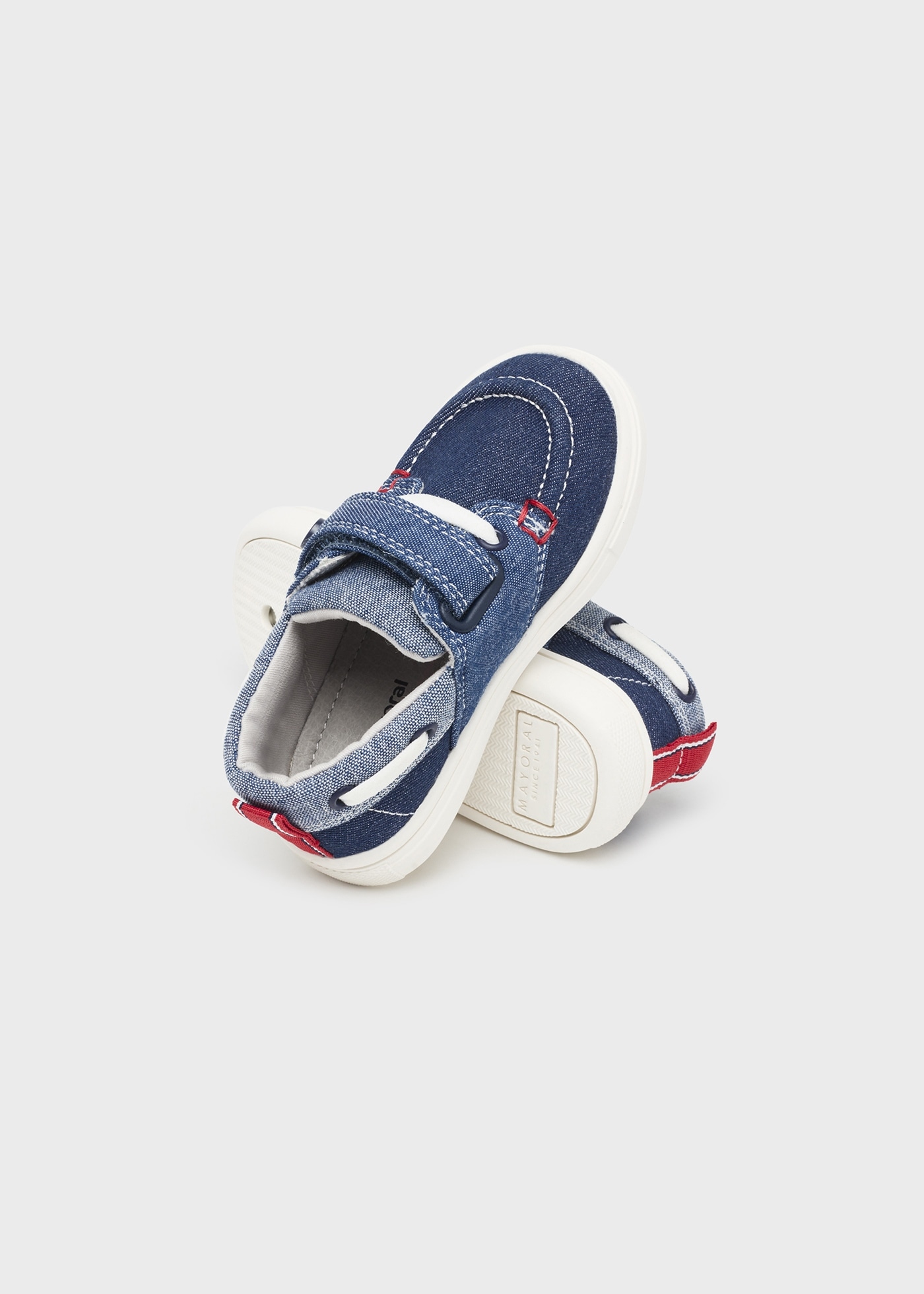 Buty marynarskie materiałowe dla niemowlęcia