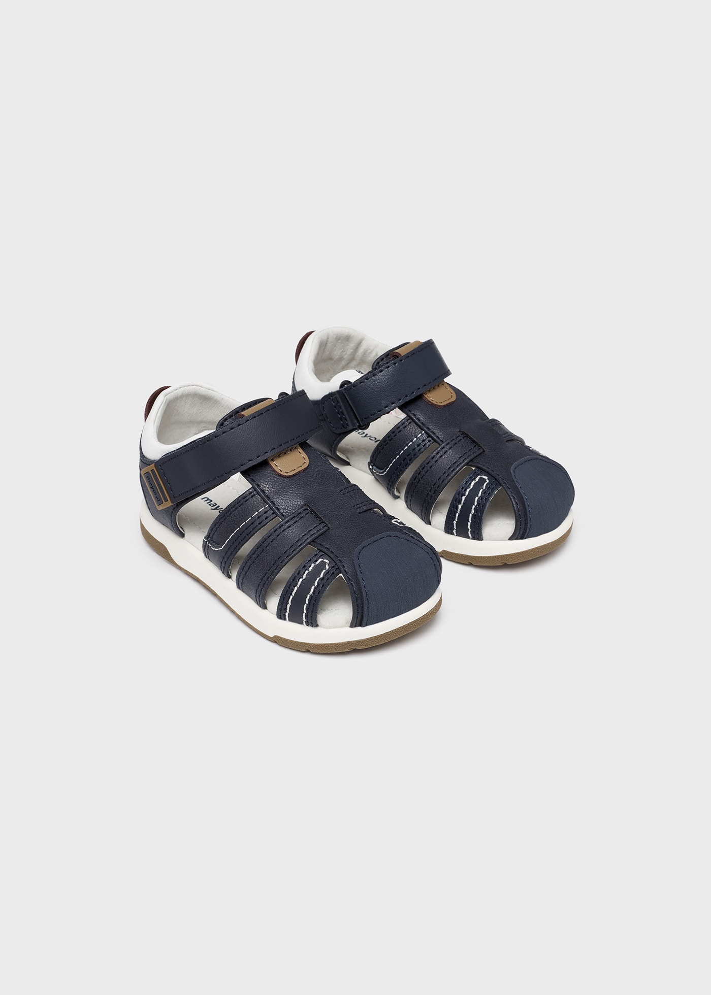 Zehenschutz-Sandalen kombiniert mit nachhaltigem Leder für Babys