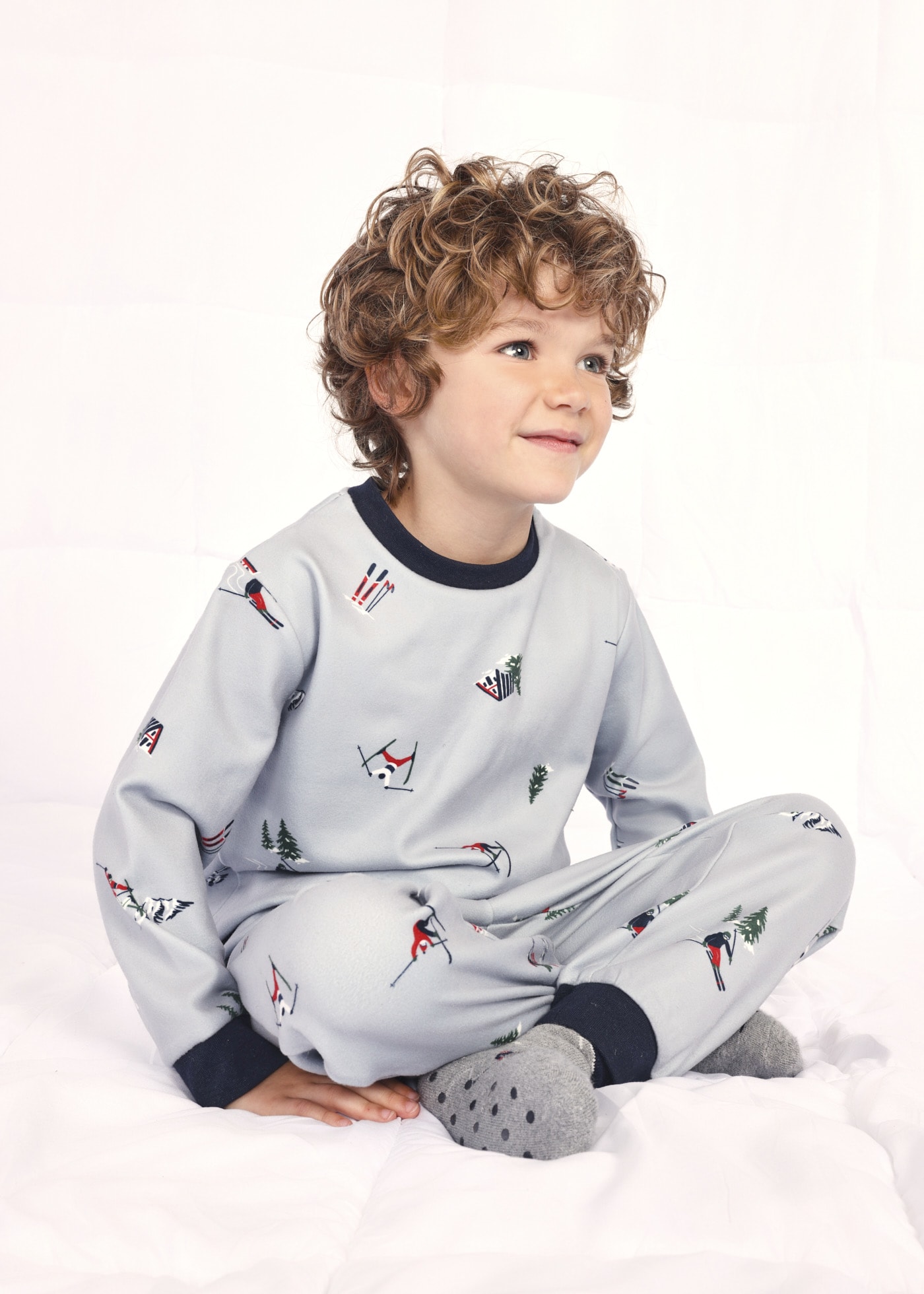 Pijamas niño juvenil con polar talla única como para 12 años