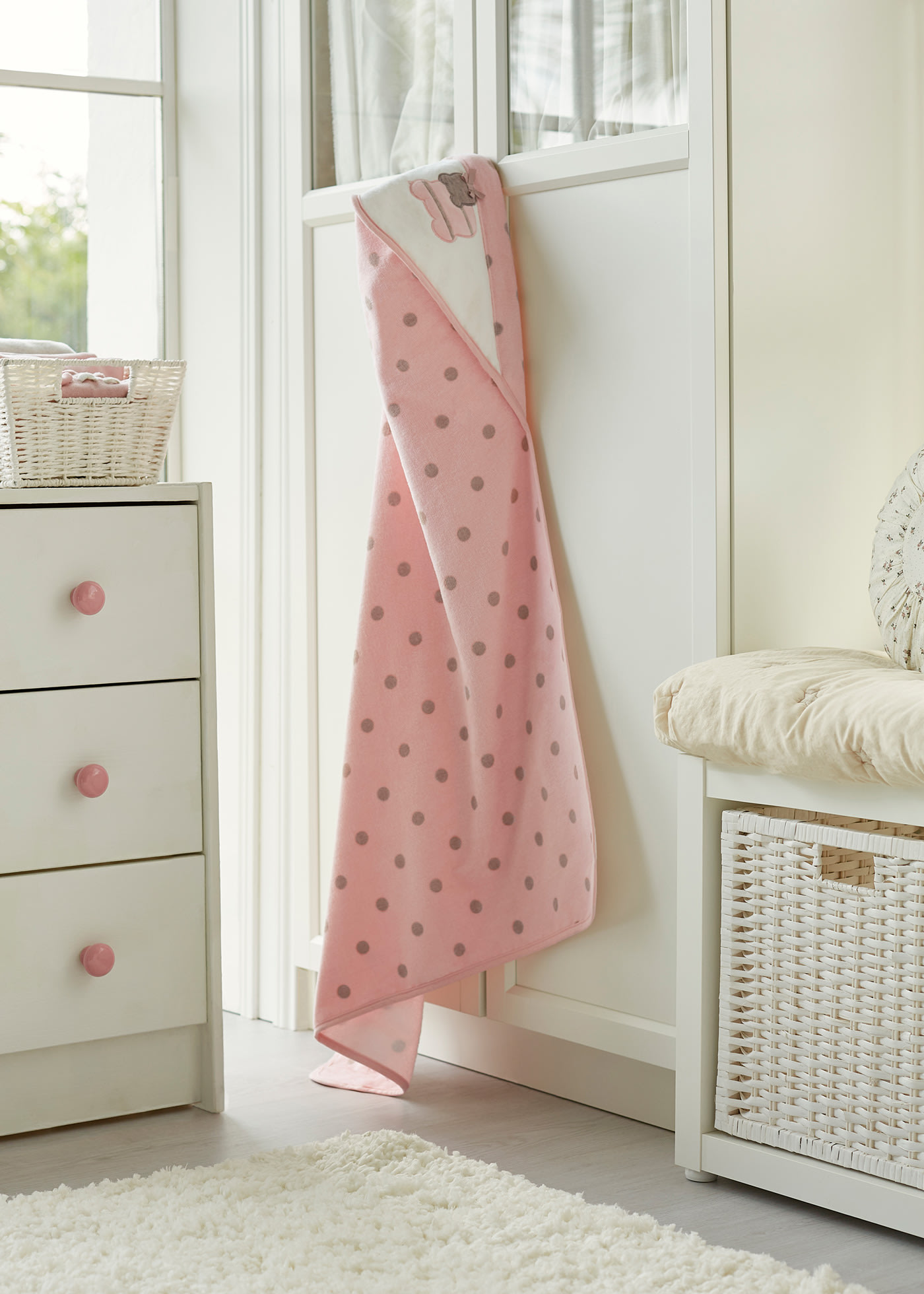 Pink polka best sale dot bath towels