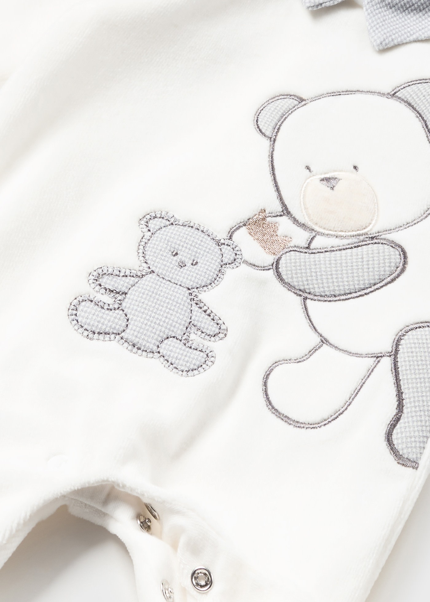 Un pyjama velours bébé Arthur étoile doux et élégant