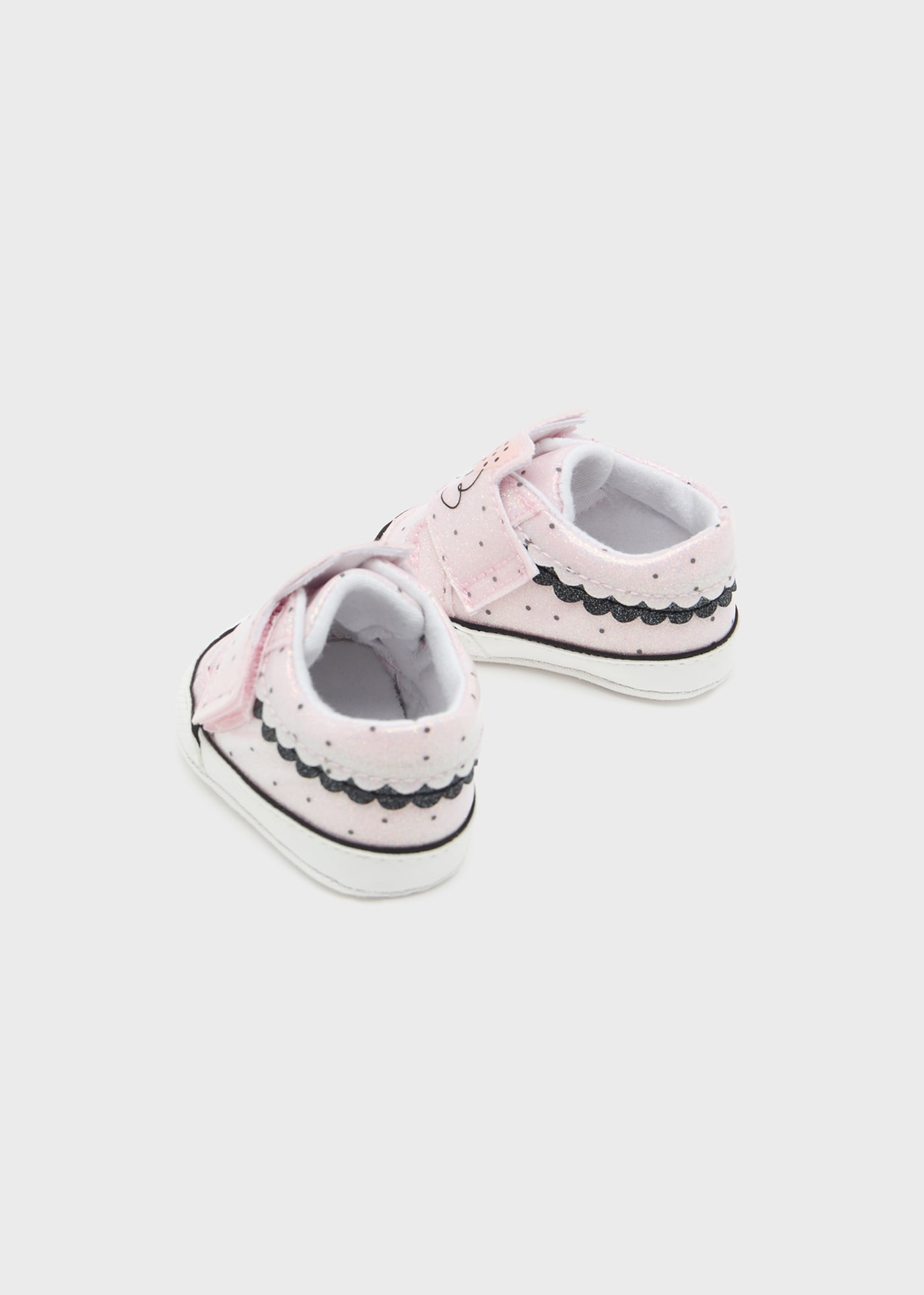 Спортни обувки с щампа за новородено