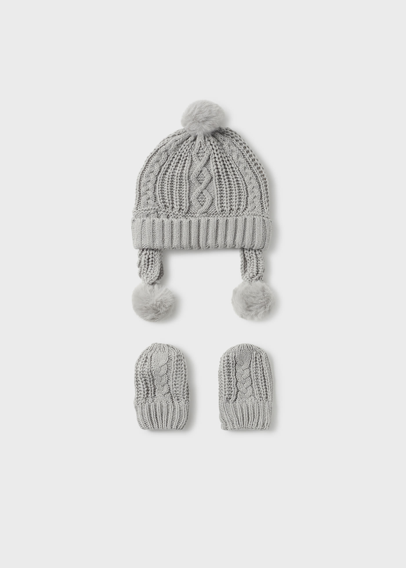 Set gorro y manoplas recien nacido Mayoral