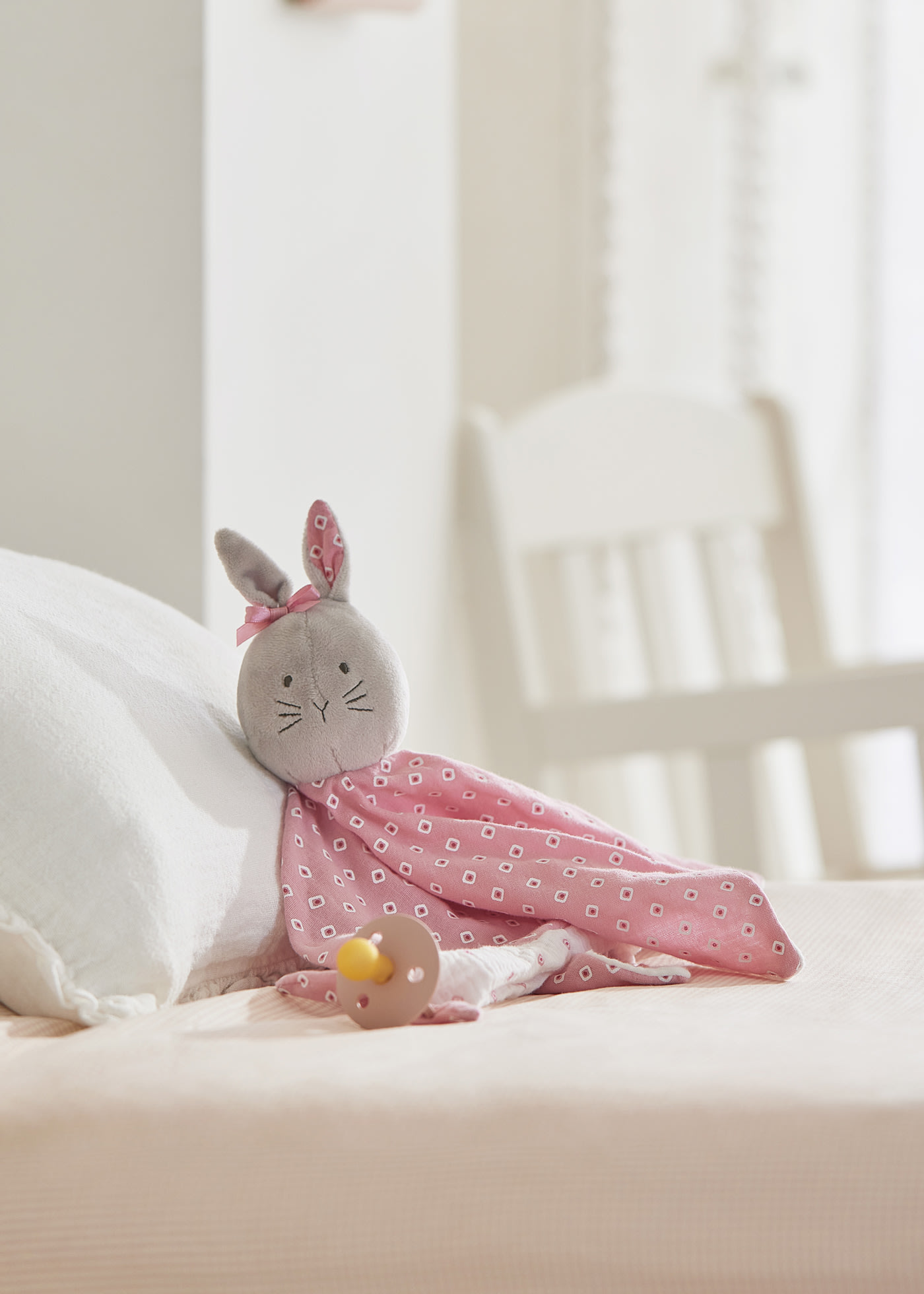 Peluche lapin bébé