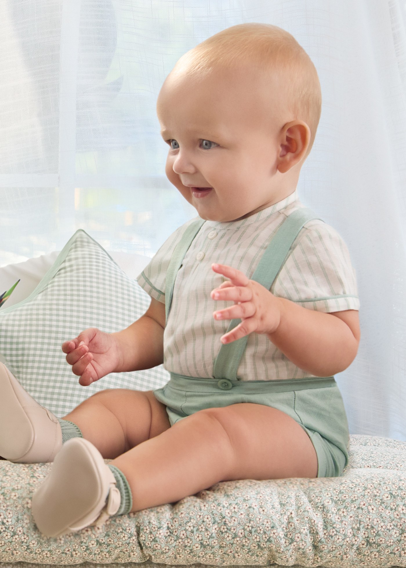 Newborn 2-piece set linen dungarees