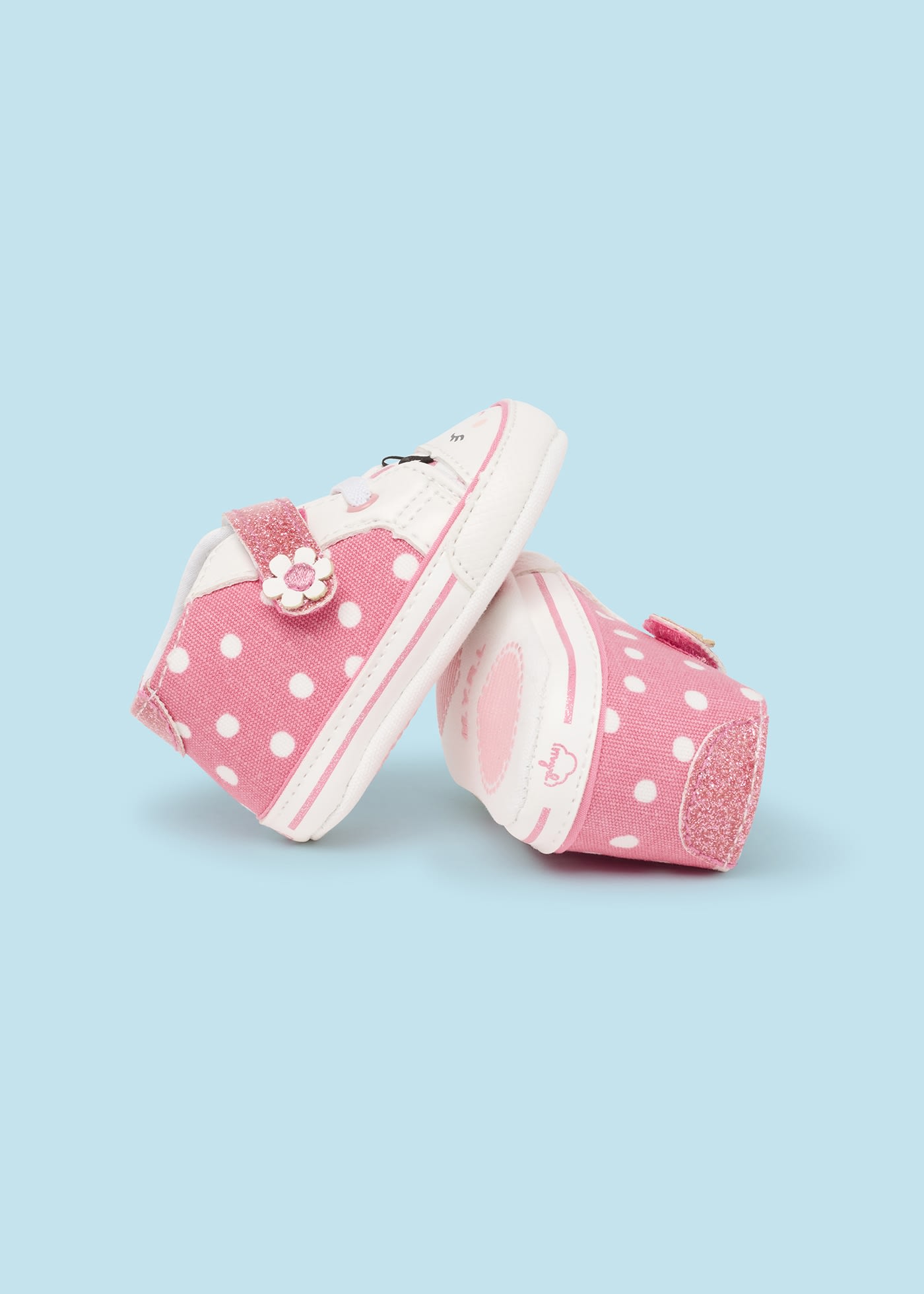 Buty sportowe dla noworodka