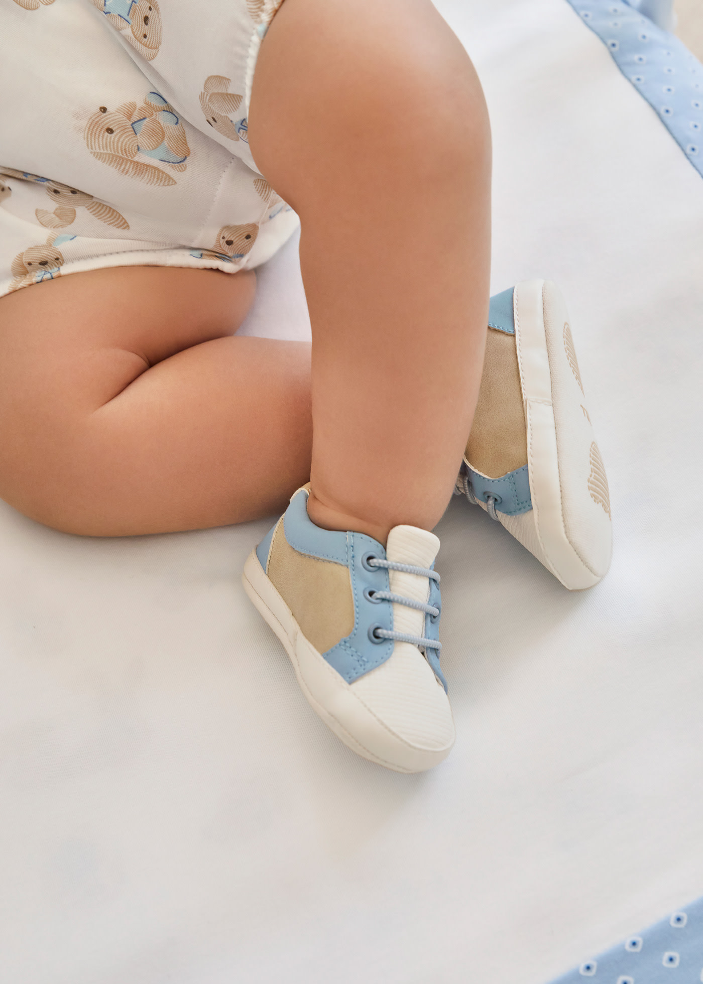Buty sportowe dla noworodka