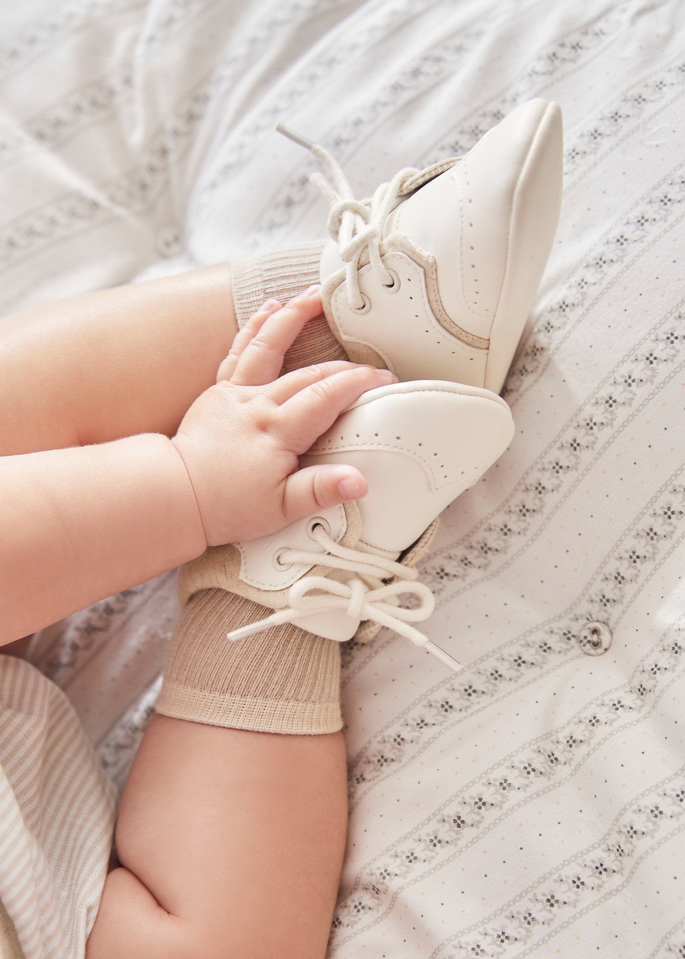 Buty sznurowane dla noworodka