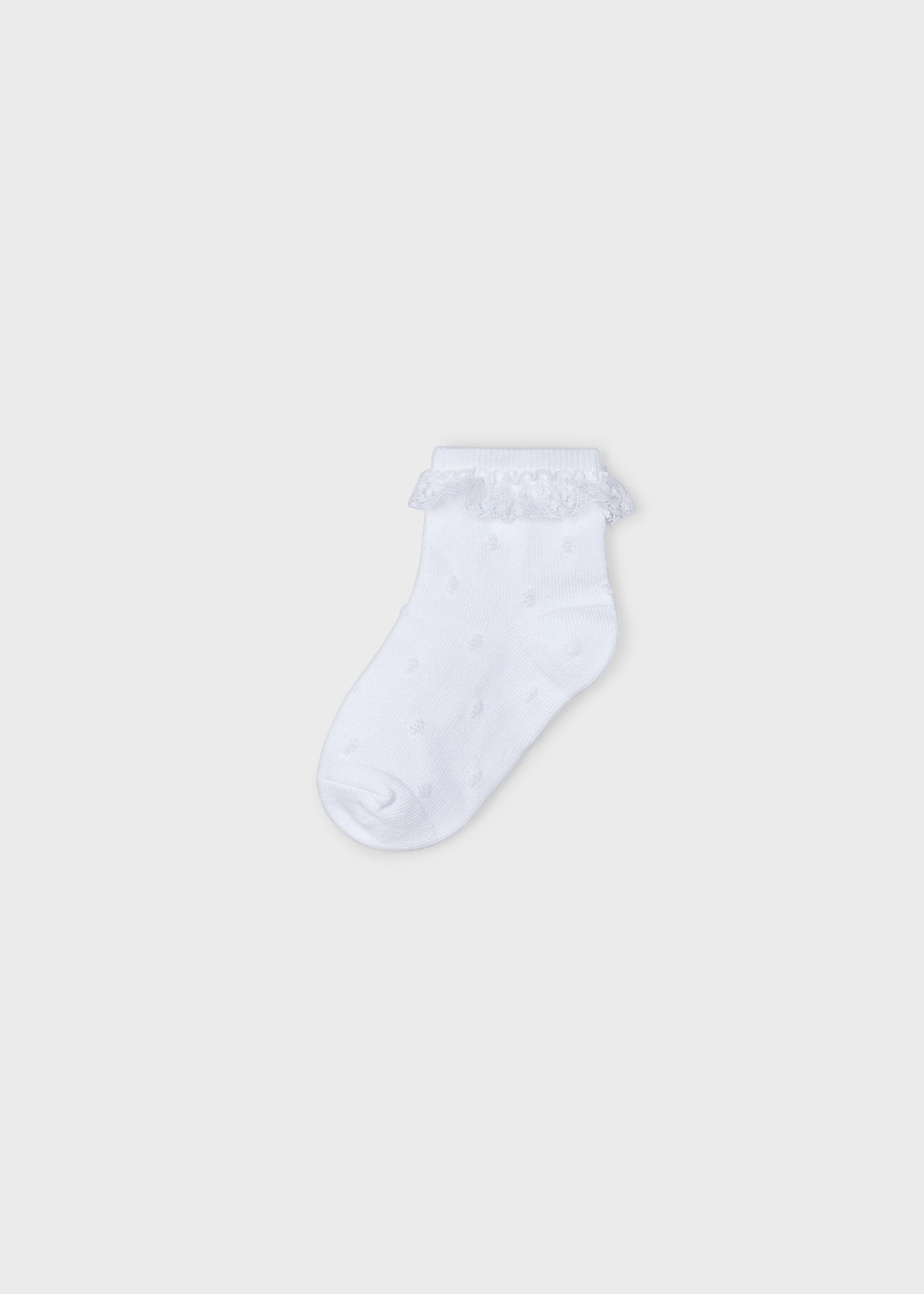 Чорапи на точки с бродирана лента за момиче