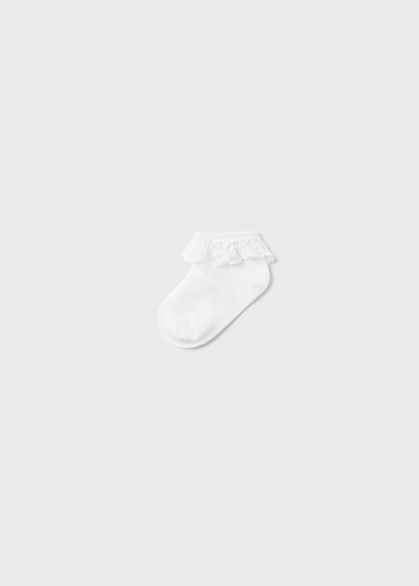 Чорапи с дантела за бебе