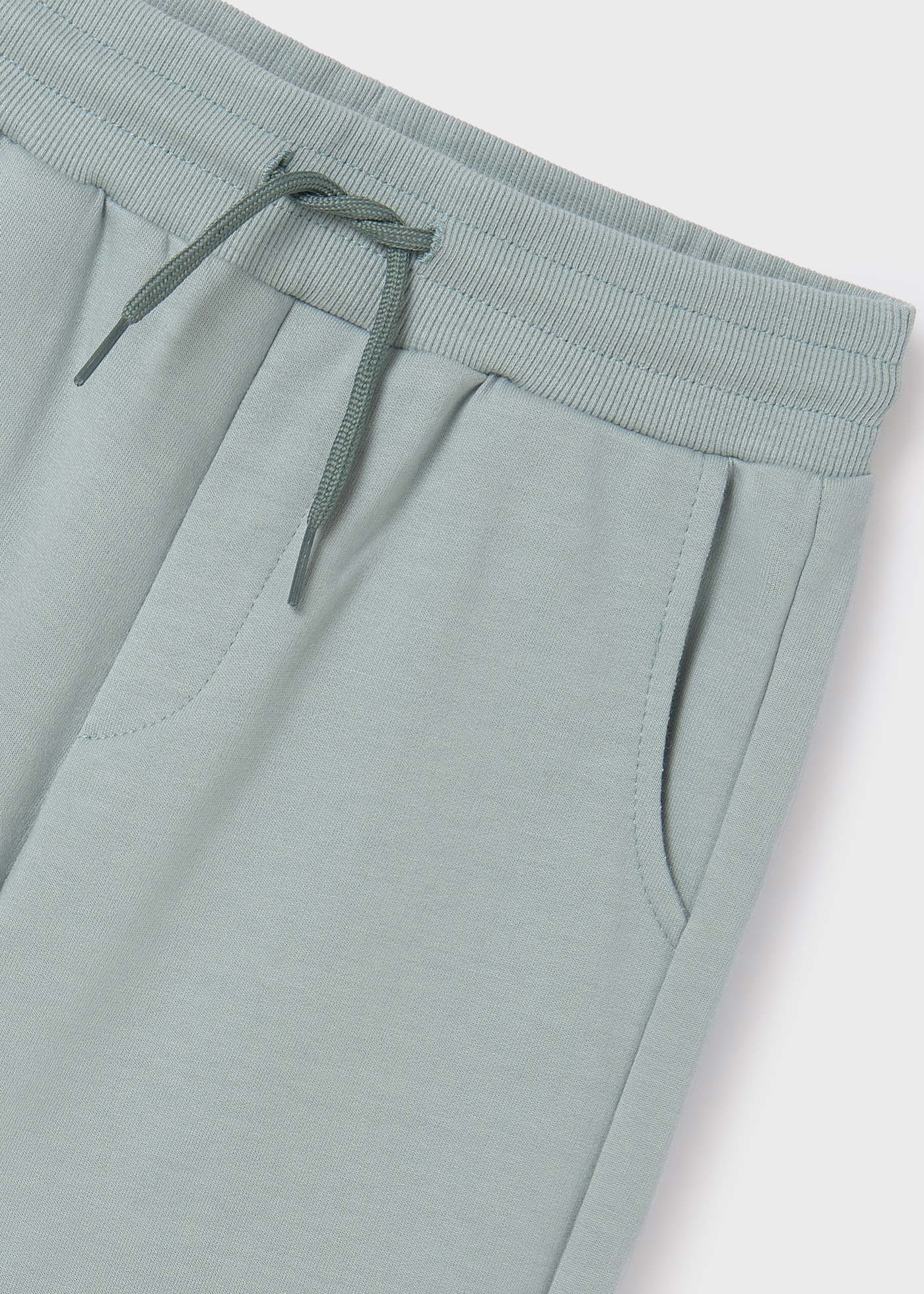 Pantalón corto deportivo chico