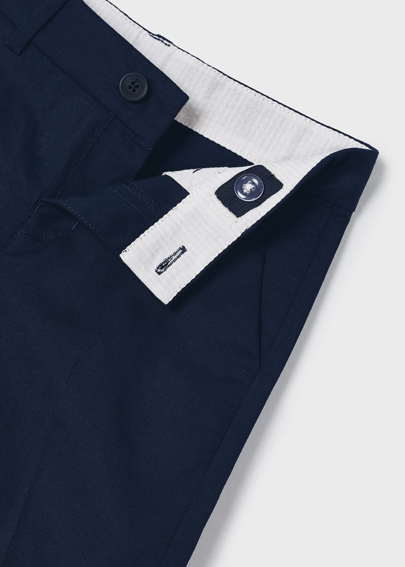 Bermuda chino lino niño