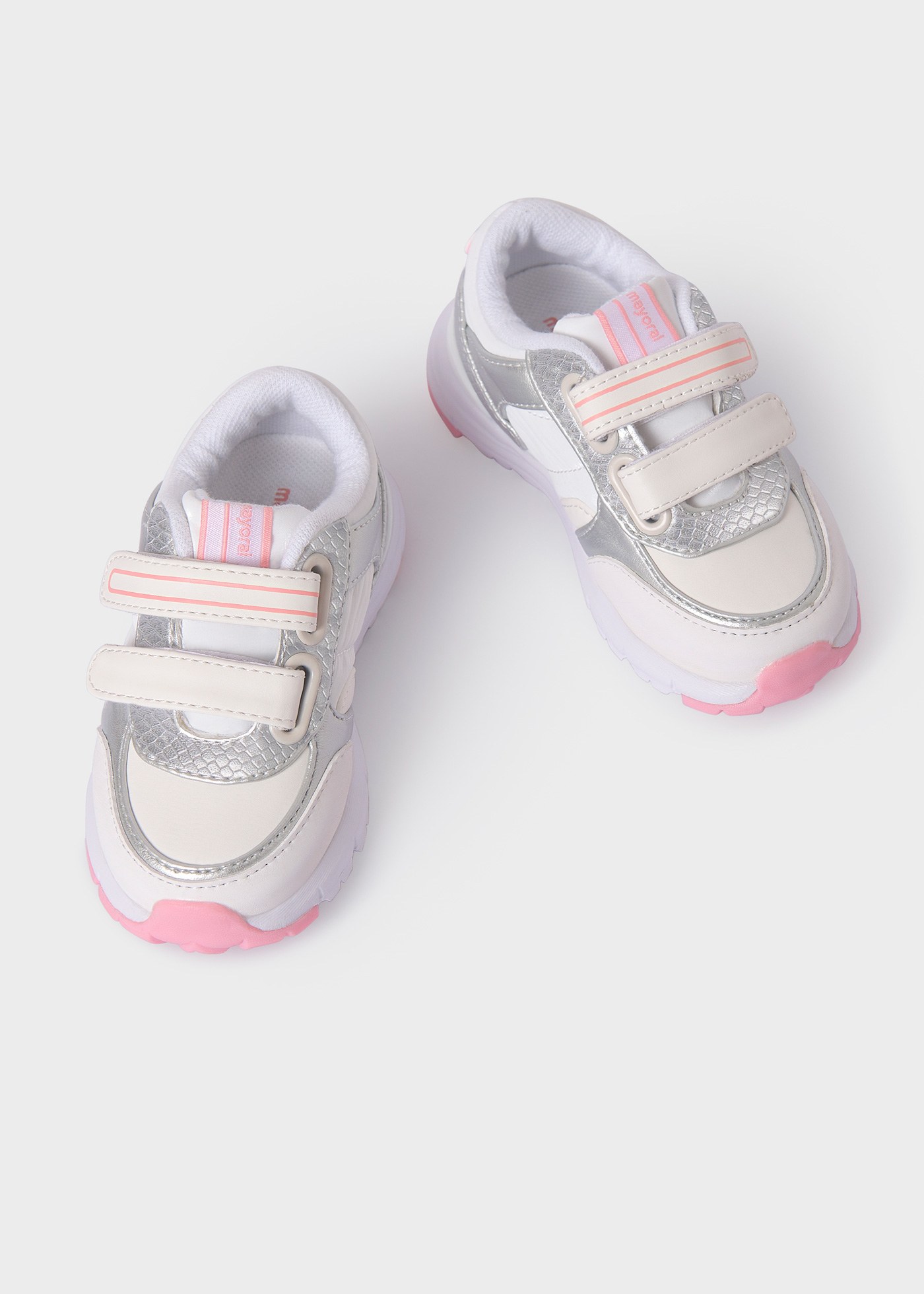 Scarpe sportive metallizzate neonata