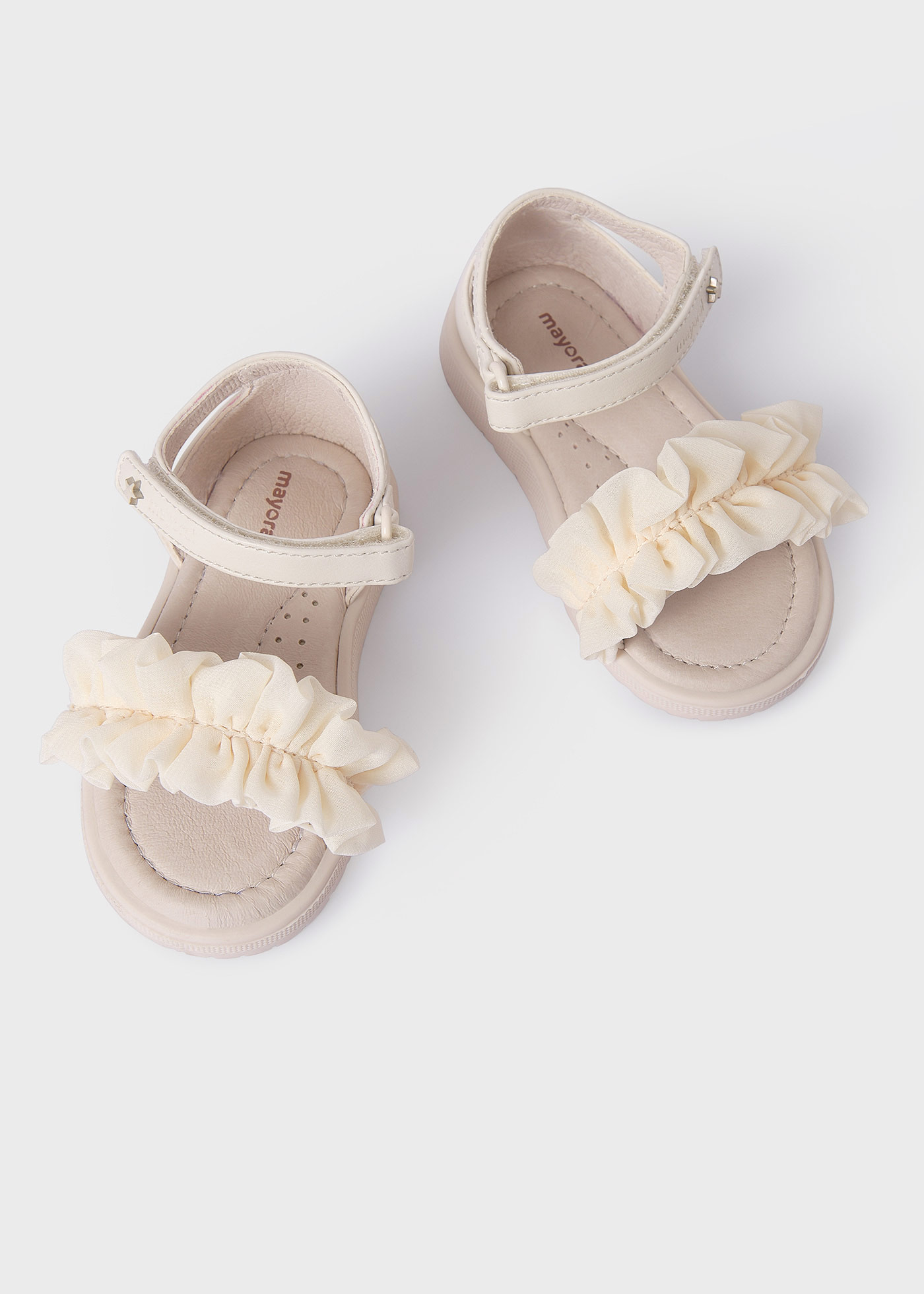 Sandali con arricciatura soletta in pelle sostenibile neonata