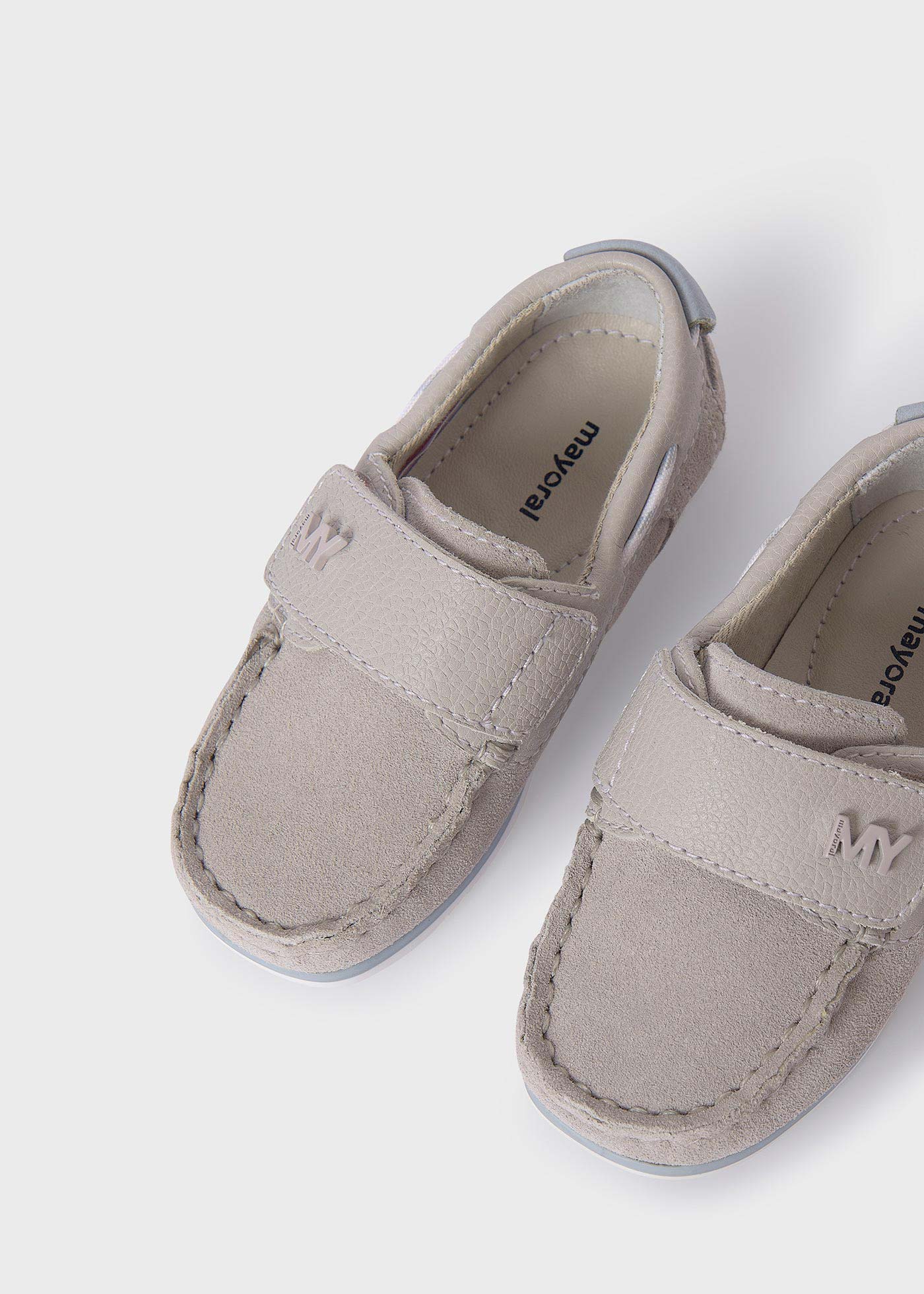 Обувки тип мокасини от обработена кожа за бебе