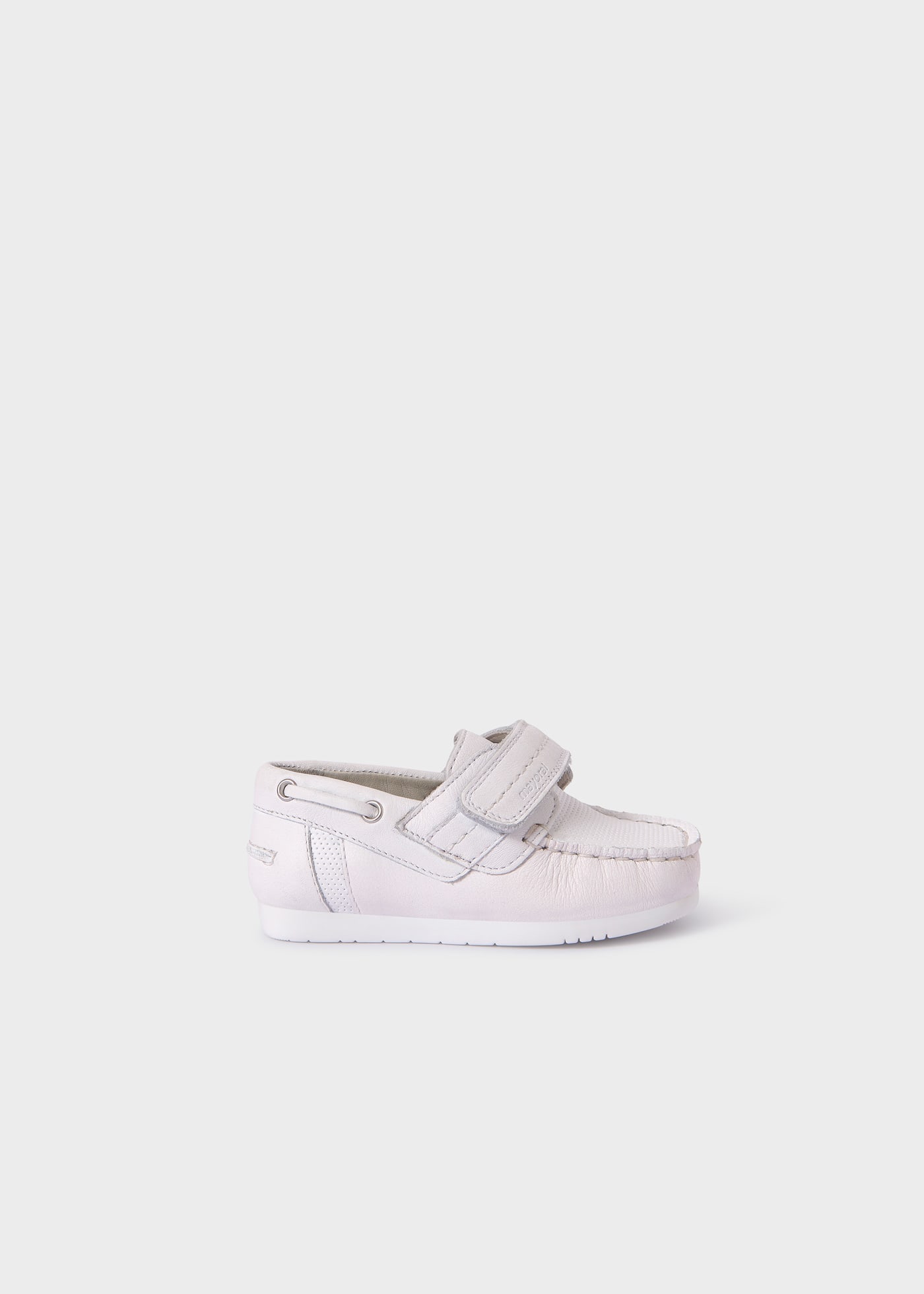Кожени обувки тип мокасини за бебе
