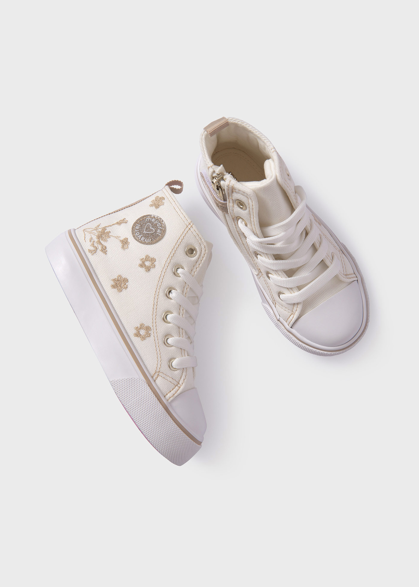 Girls embroidered sneakers