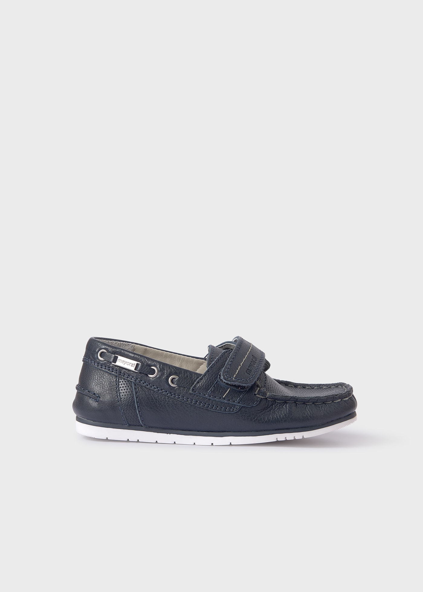 Boys leather boat shoes