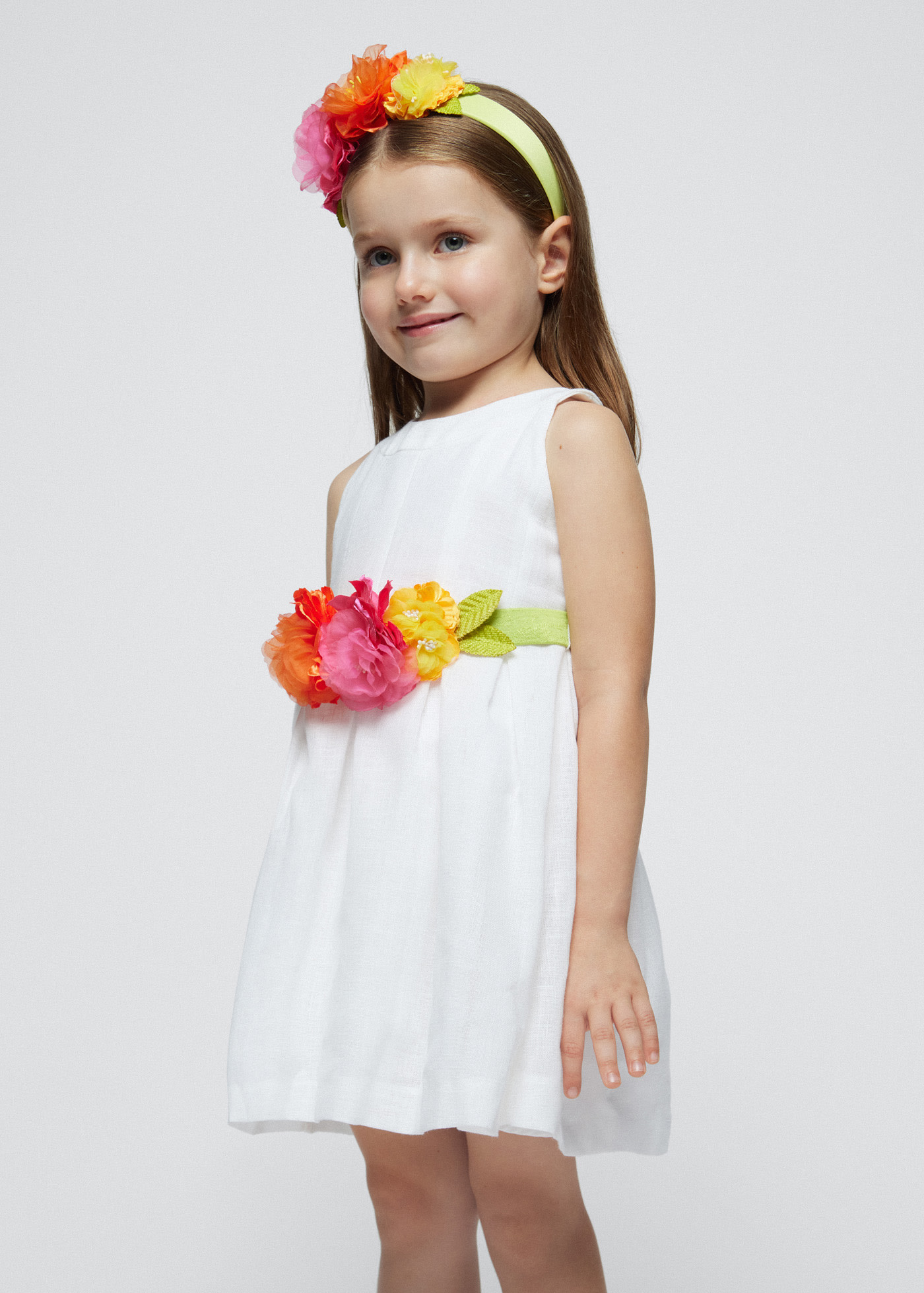 Vestido com cinto floral menina