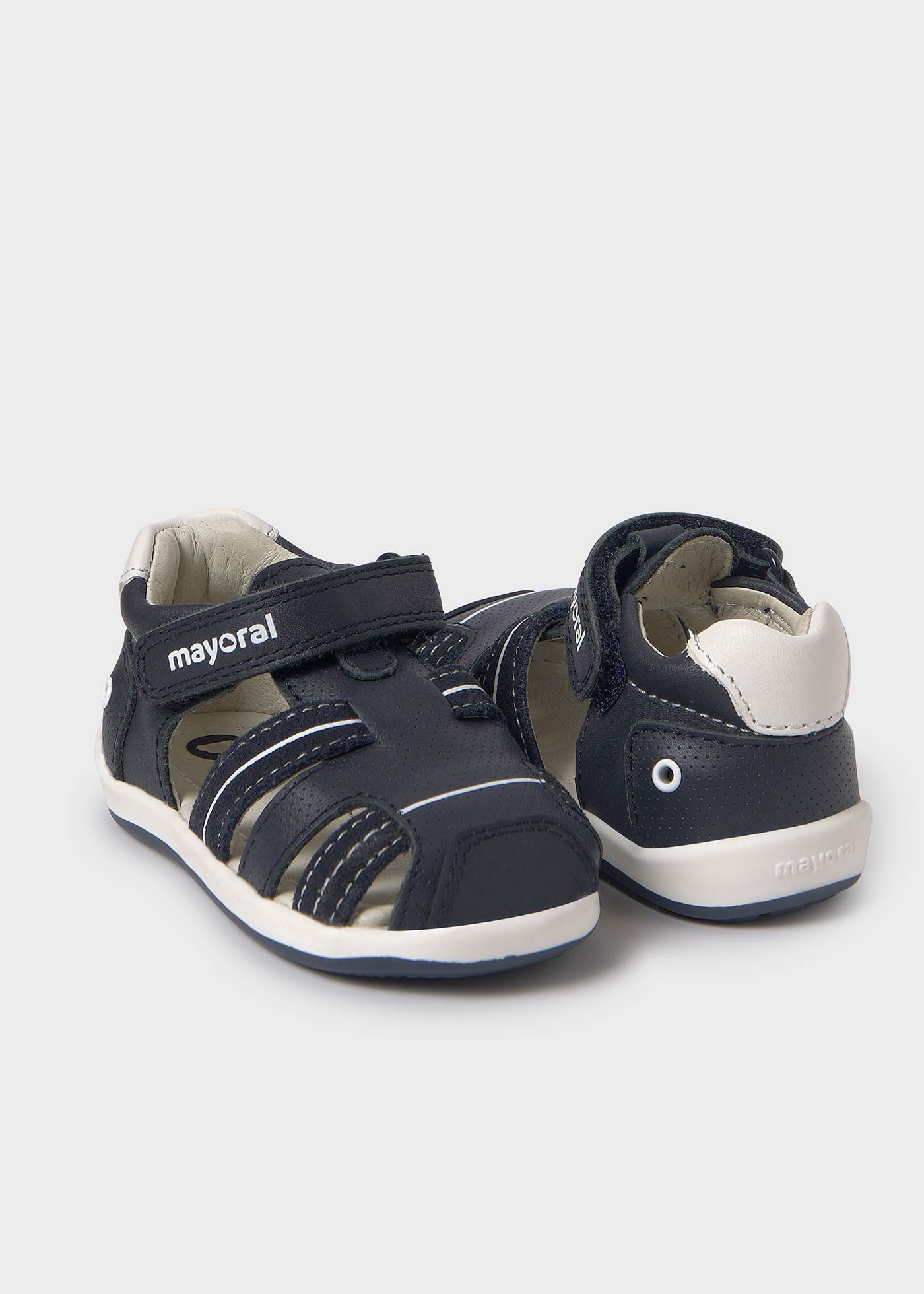 Baby sandals sustainable leather