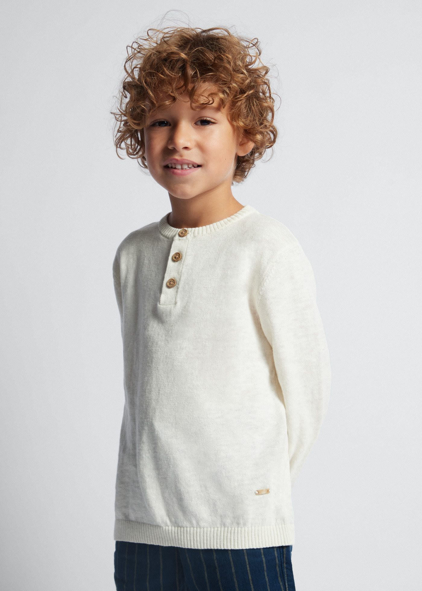 Sweter z guzikami dla chłopca