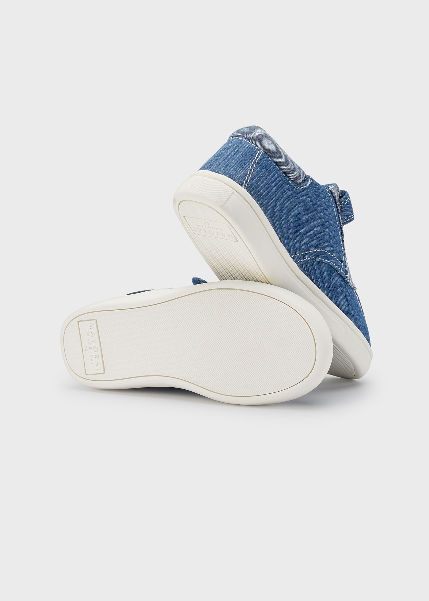Sportowe buty marynarskie dla chłopca