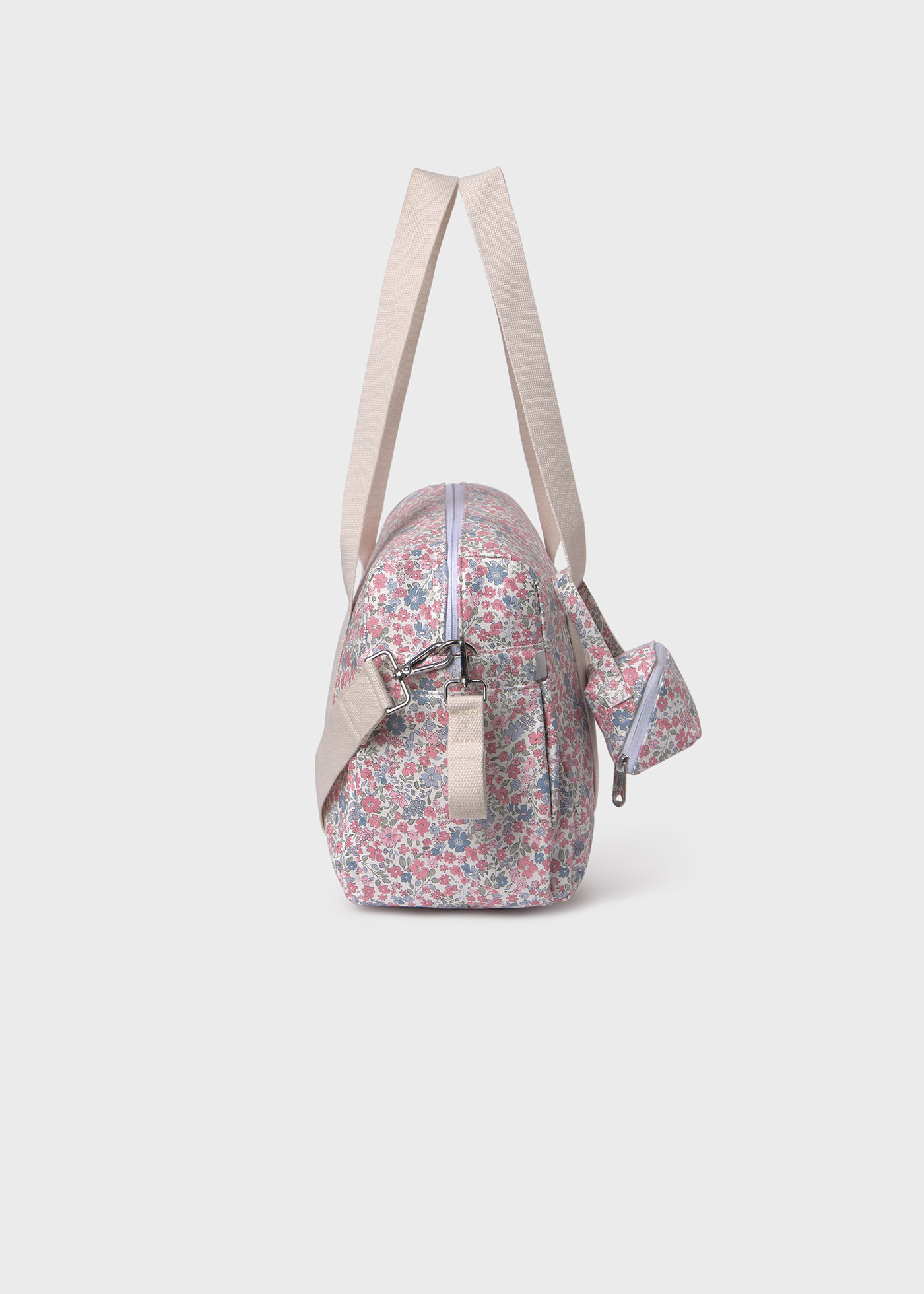 Bolso con accesorios estampado bebé