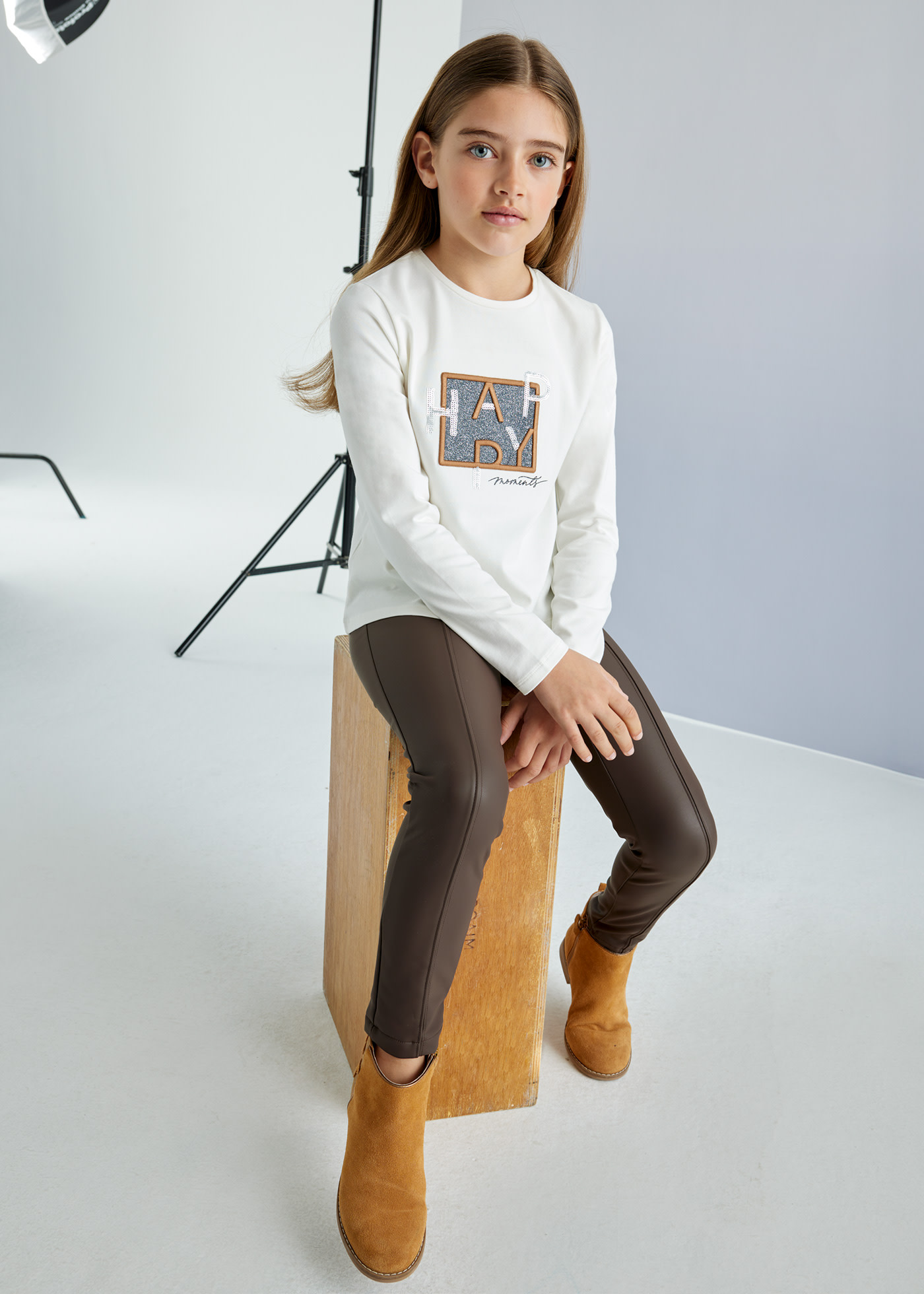 Tricou text paiete fata