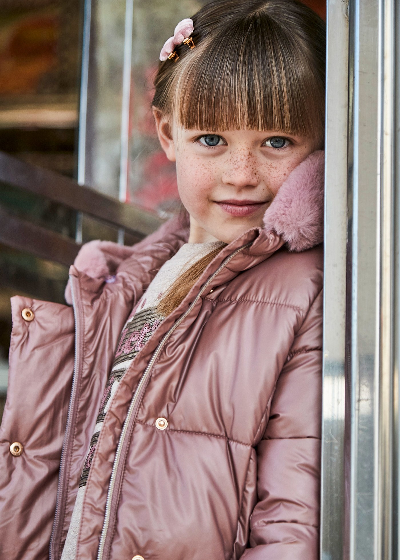 Lange Winterjacke perlglänzend Mädchen