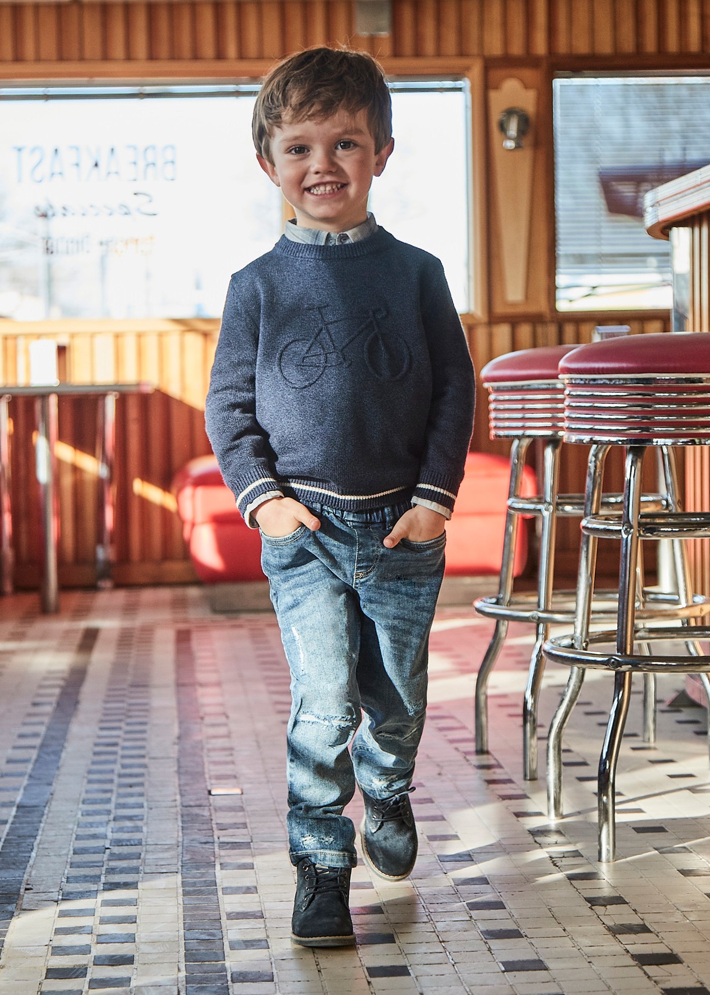 Pantalon en denim déchirés garçon