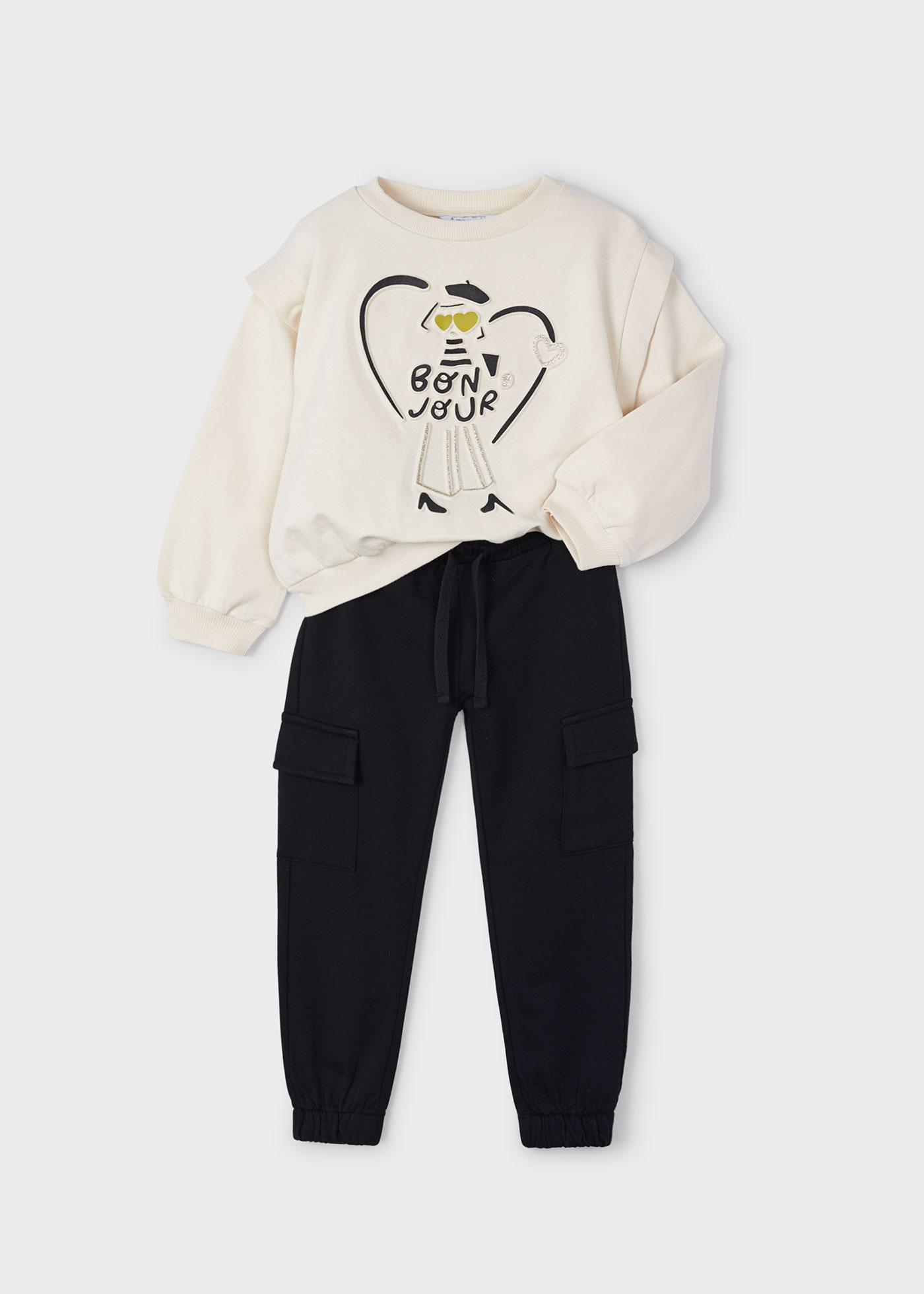 Tracksuit with heart detail for girls