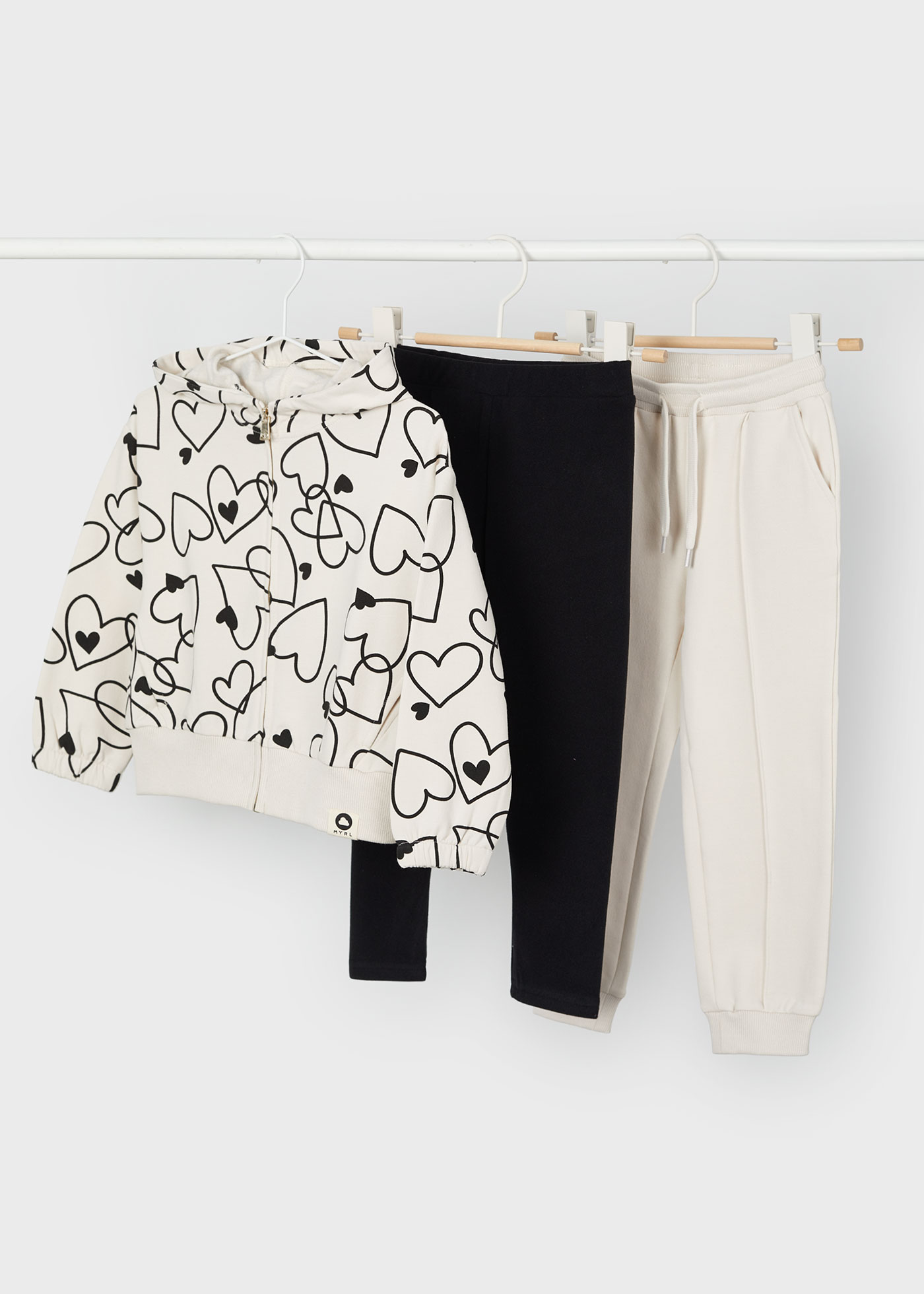 Chándal 2 pantalones corazones niña