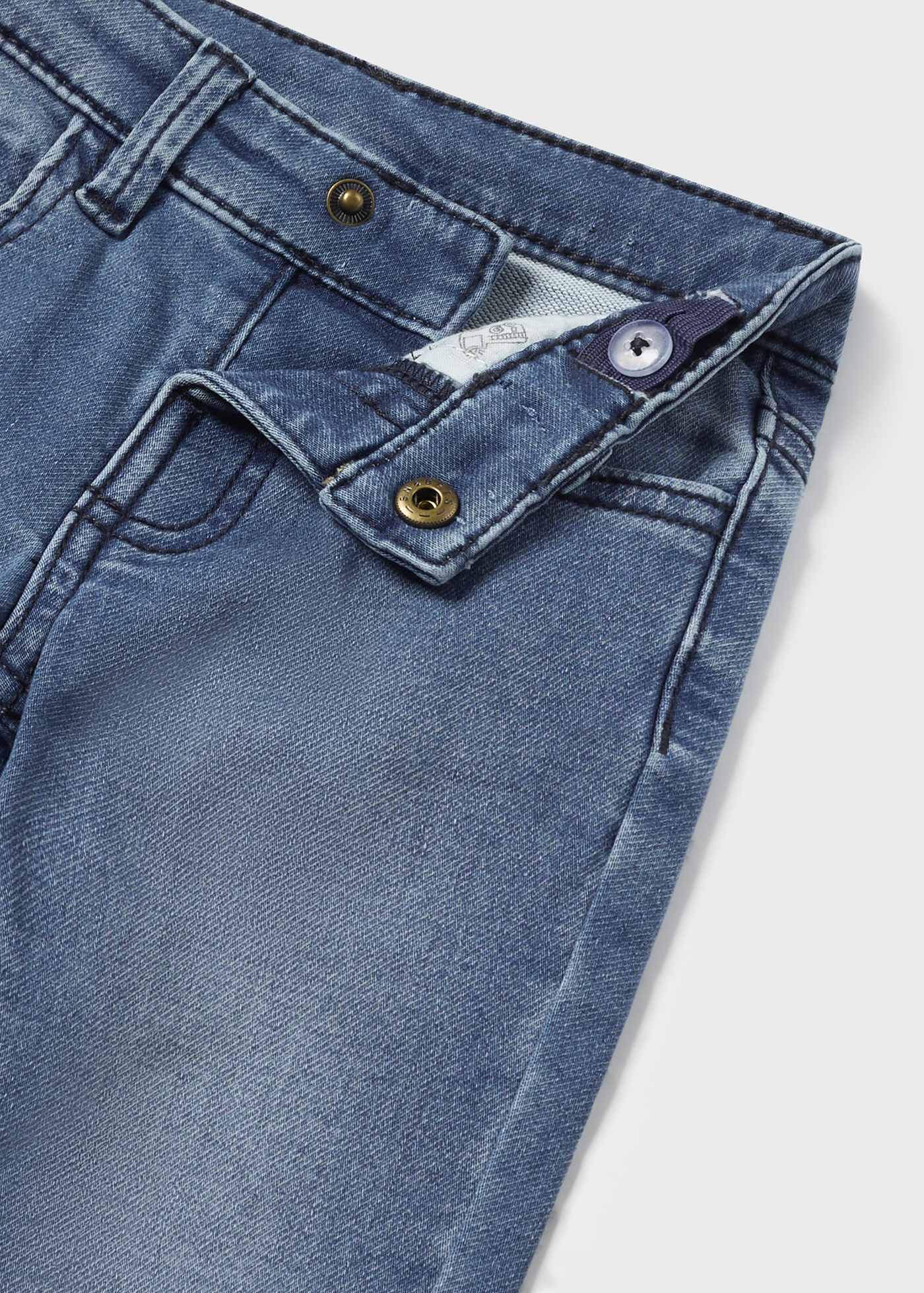 Pantalón denim slim bebé