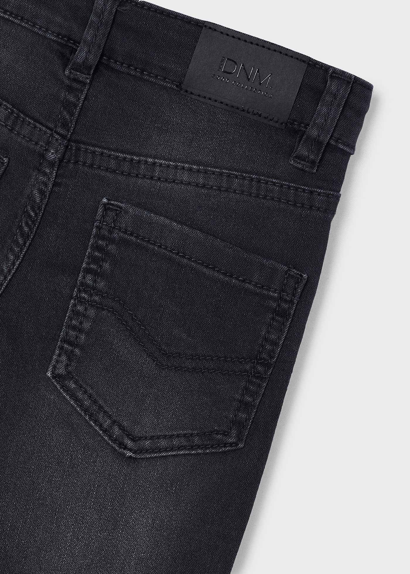 Pantalón denim entallado básico niño