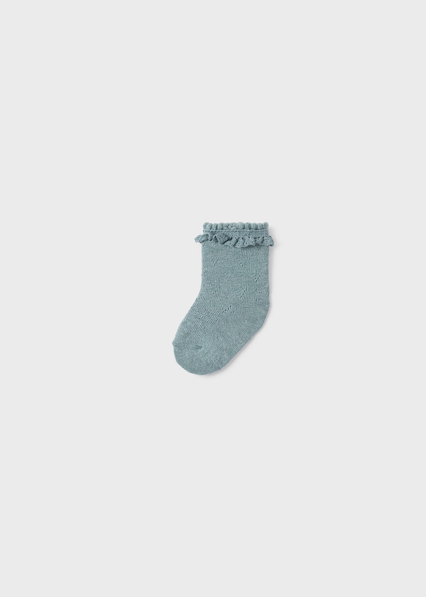 Ажурени чорапи за новородено момиче