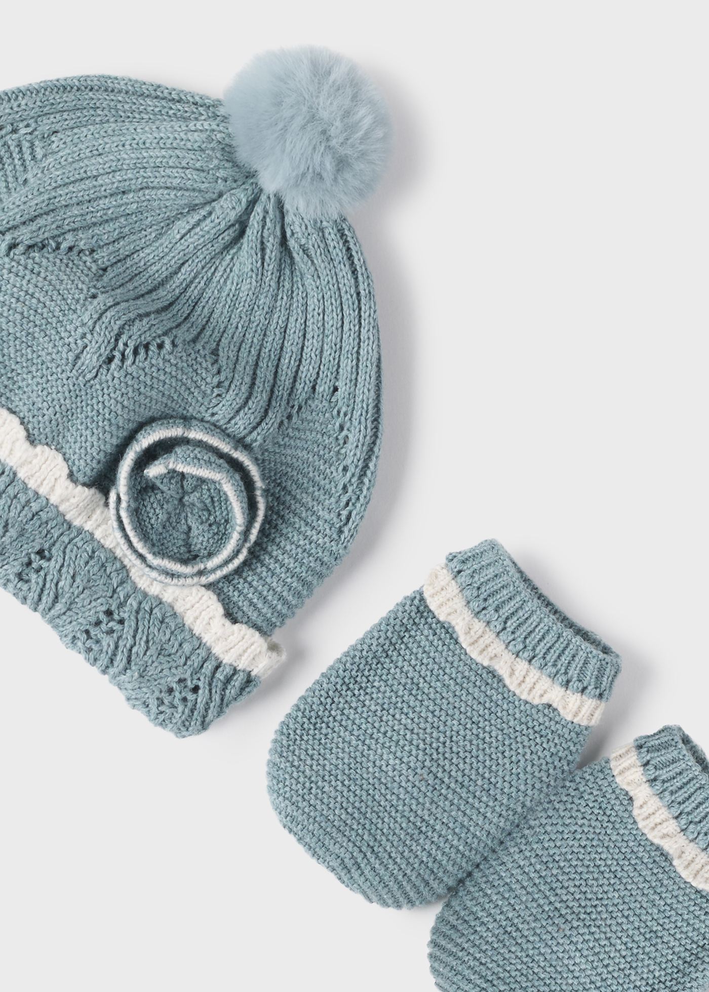 Conjunto de gorro e luvas recém nascido