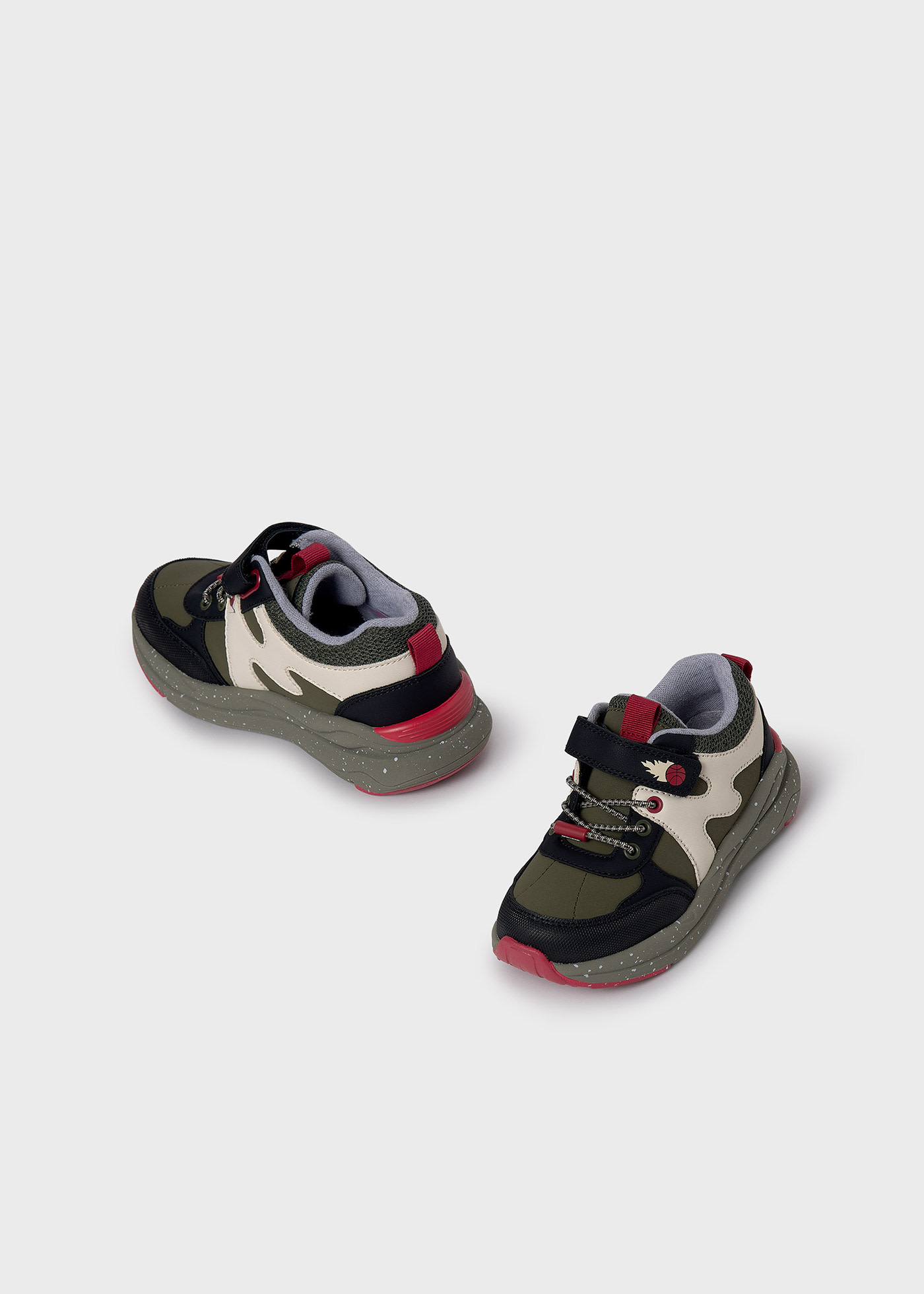 Buty sportowe z grubą podeszwą dla chłopca