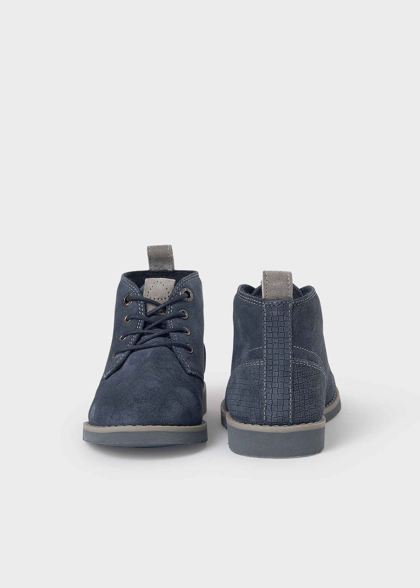 Botins cordões rapaz
