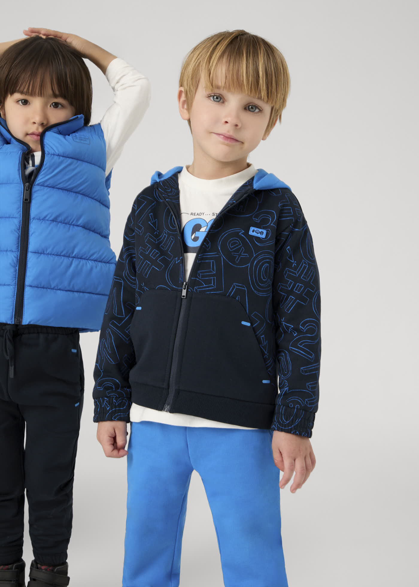 Tracksuit with sport t-shirt for boys