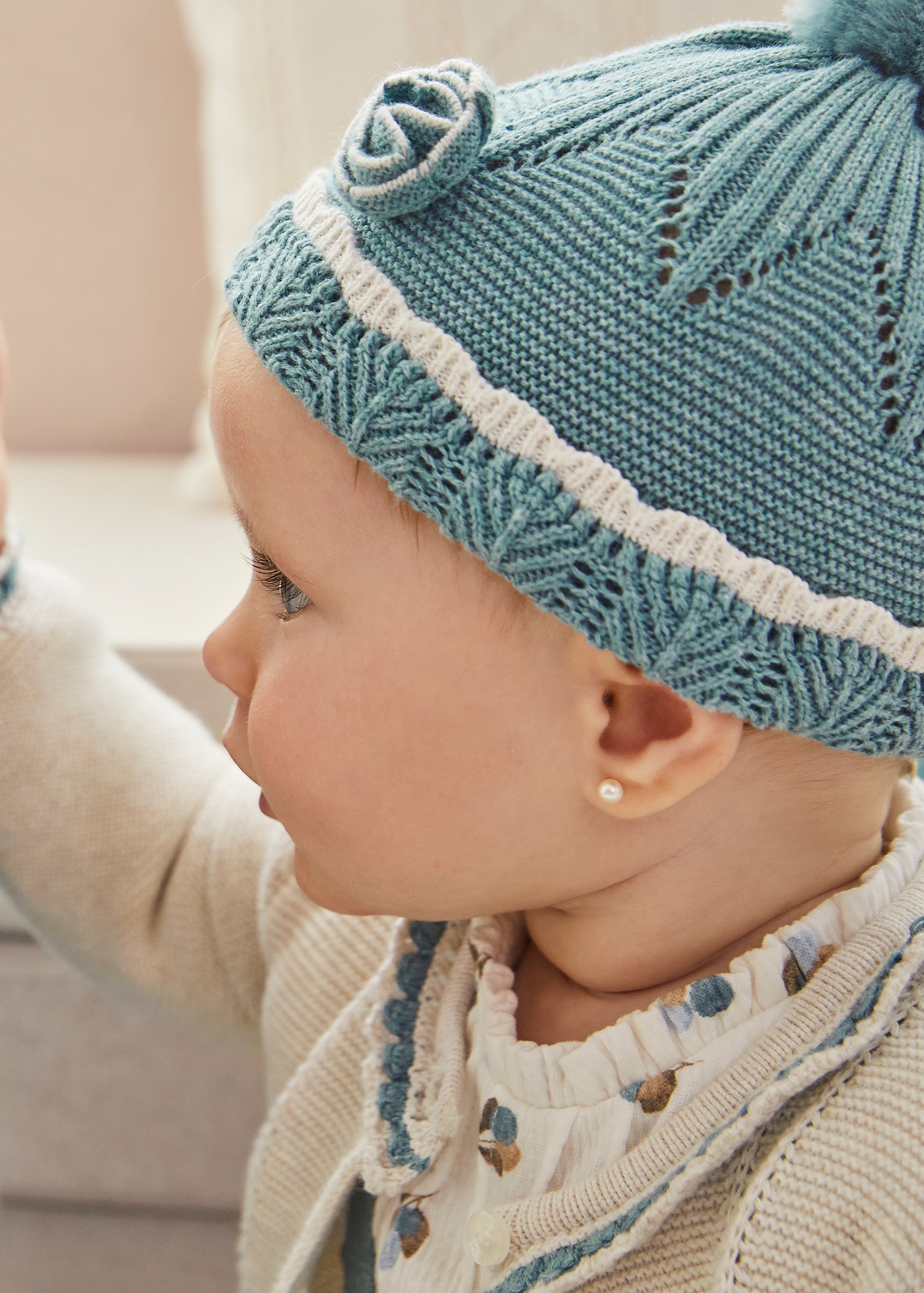 Conjunto de gorro e luvas recém nascido