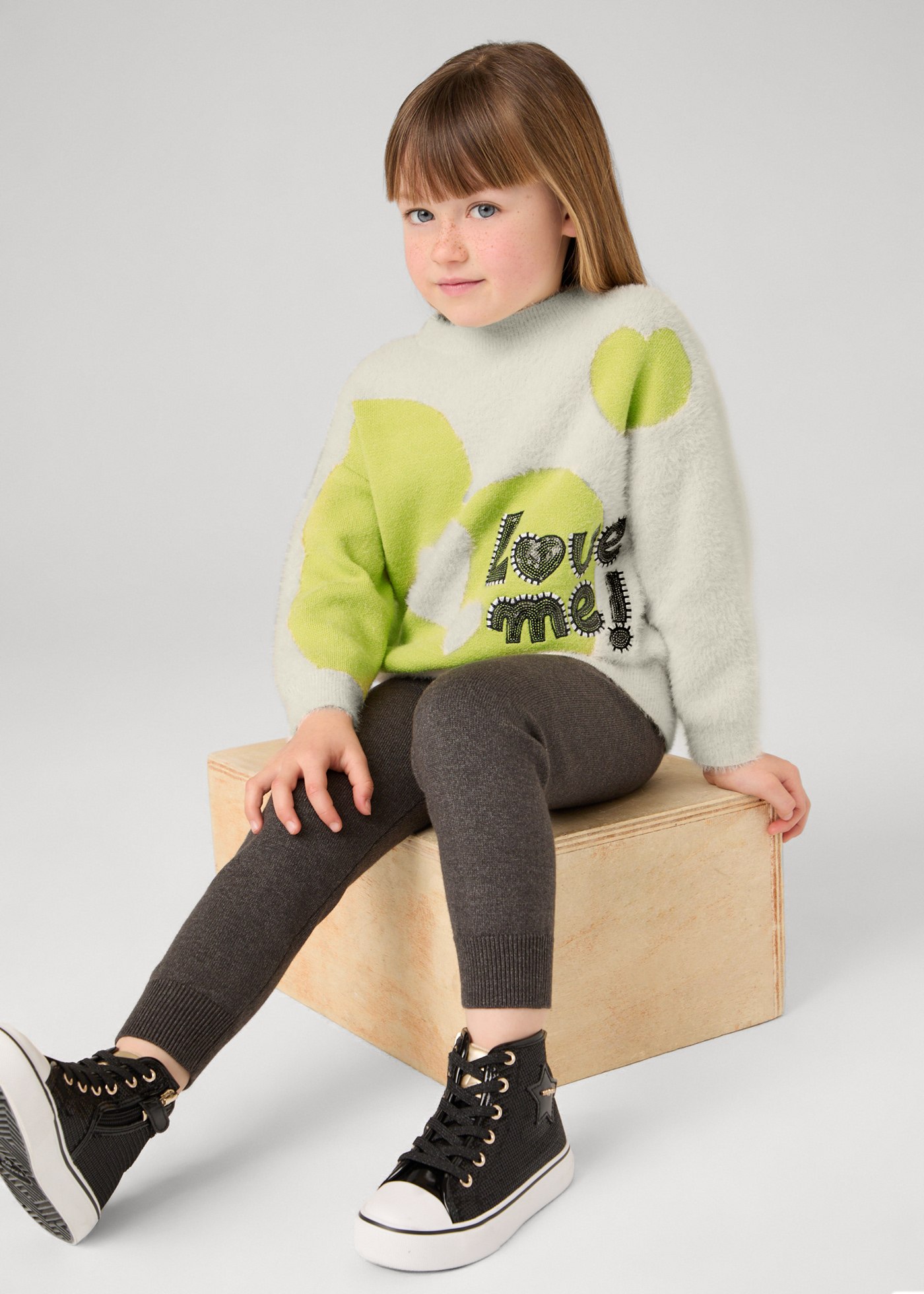 Knit pants and sweatshirt set for girls
